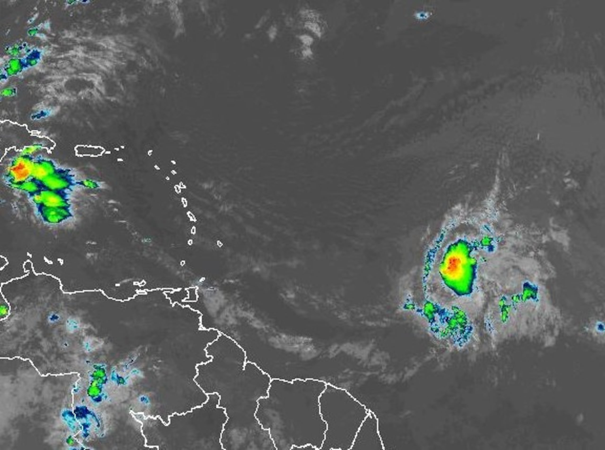 Imagen de satélite de la onda tropical, identificada como Invest 92L, el jueves 13 de agosto de 2026.