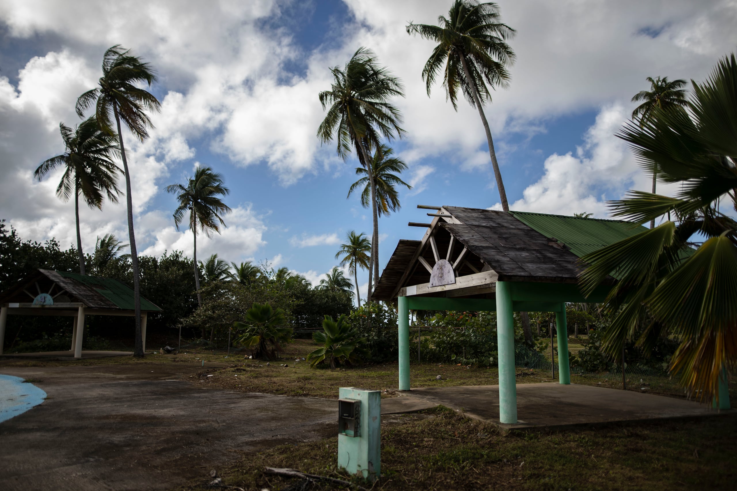 El Centro Vacacional de Punta Santiago en Humacao lleva años cerrado con su infraestructura en notable deterioro.