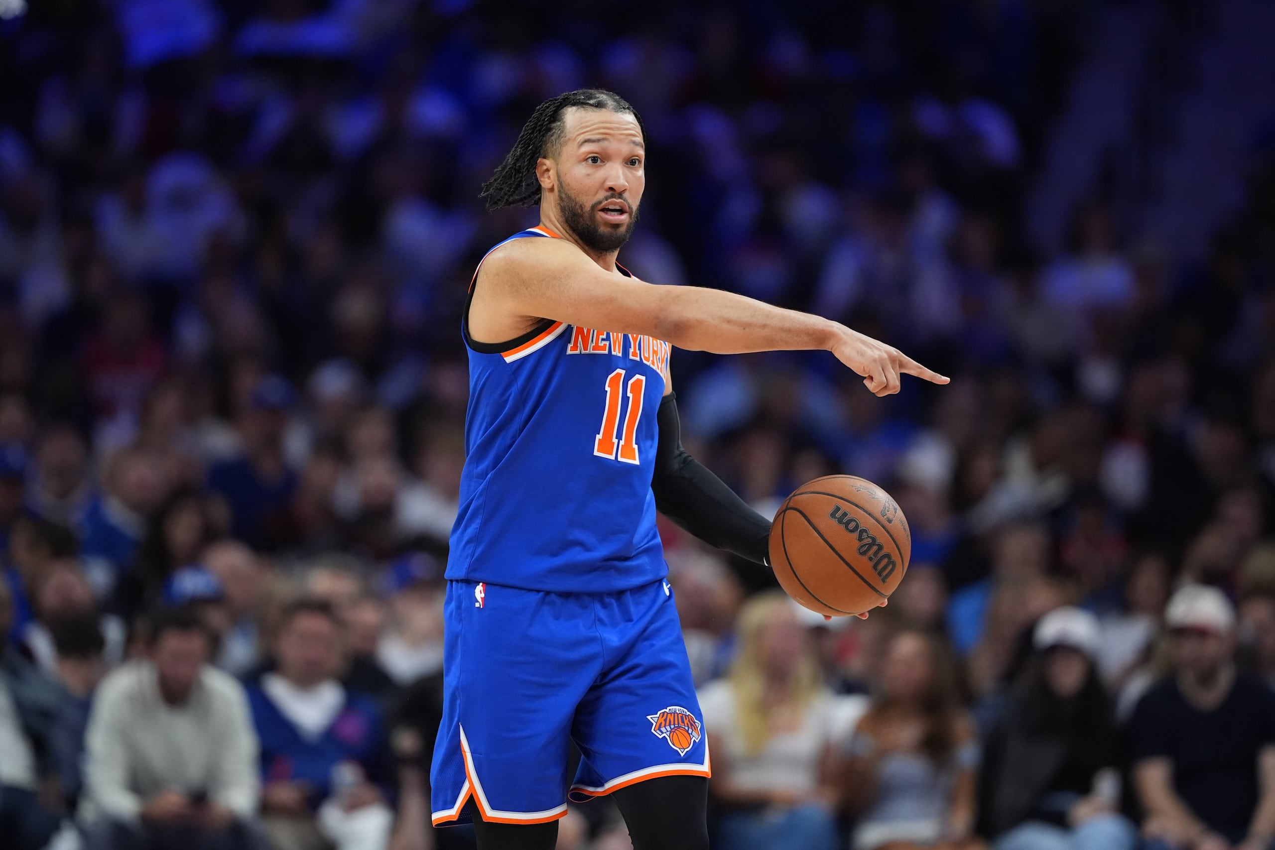 Jalen Brunson, de los Knicks de Nueva York, durante el tercer juego de las semifinales de la Conferencia del Este ante los 76ers de Filadelfia.