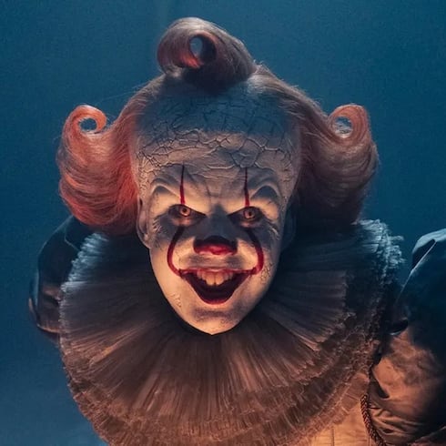 FOTOS: El rostro real del actor que interpreta a Pennywise y levanta suspiros