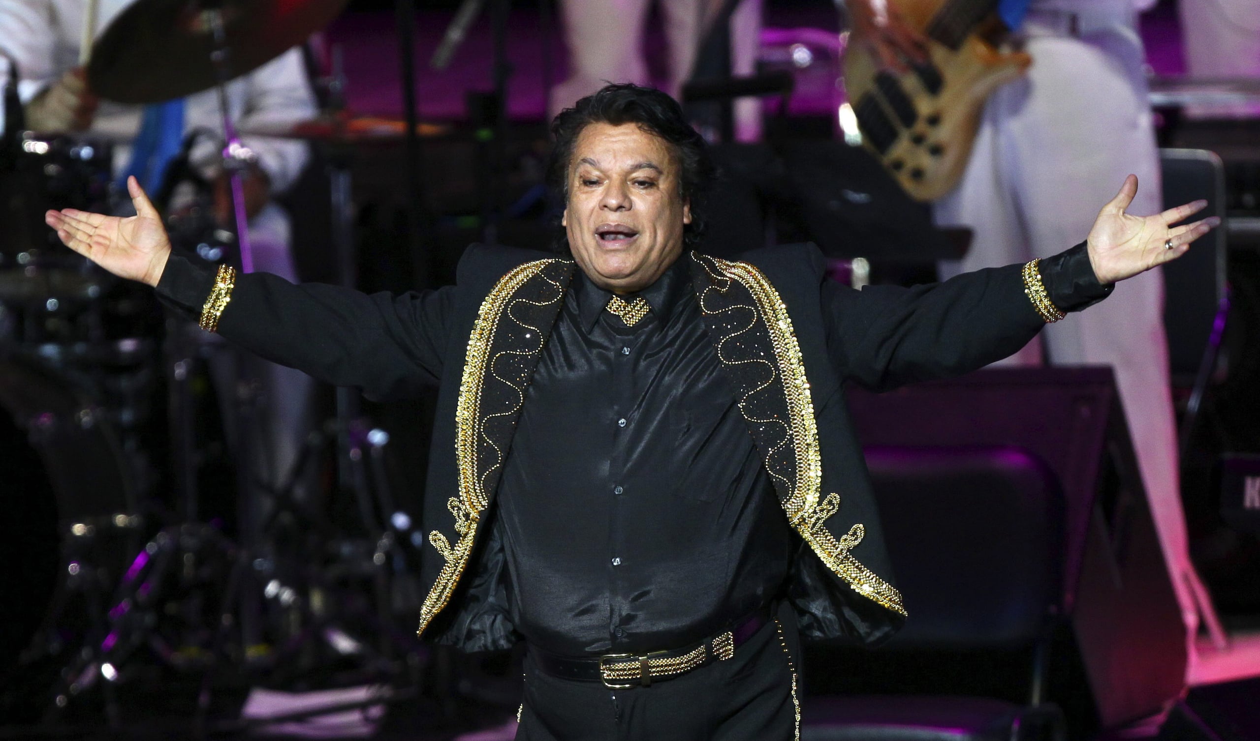 Fallecido de un infarto en agosto de 2016, a los 66 años, en Santa Mónica, California, Juan Gabriel fue uno de los más importantes cantantes mexicanos, compuso para más de 200 artistas y vendió más de 30 millones de discos.