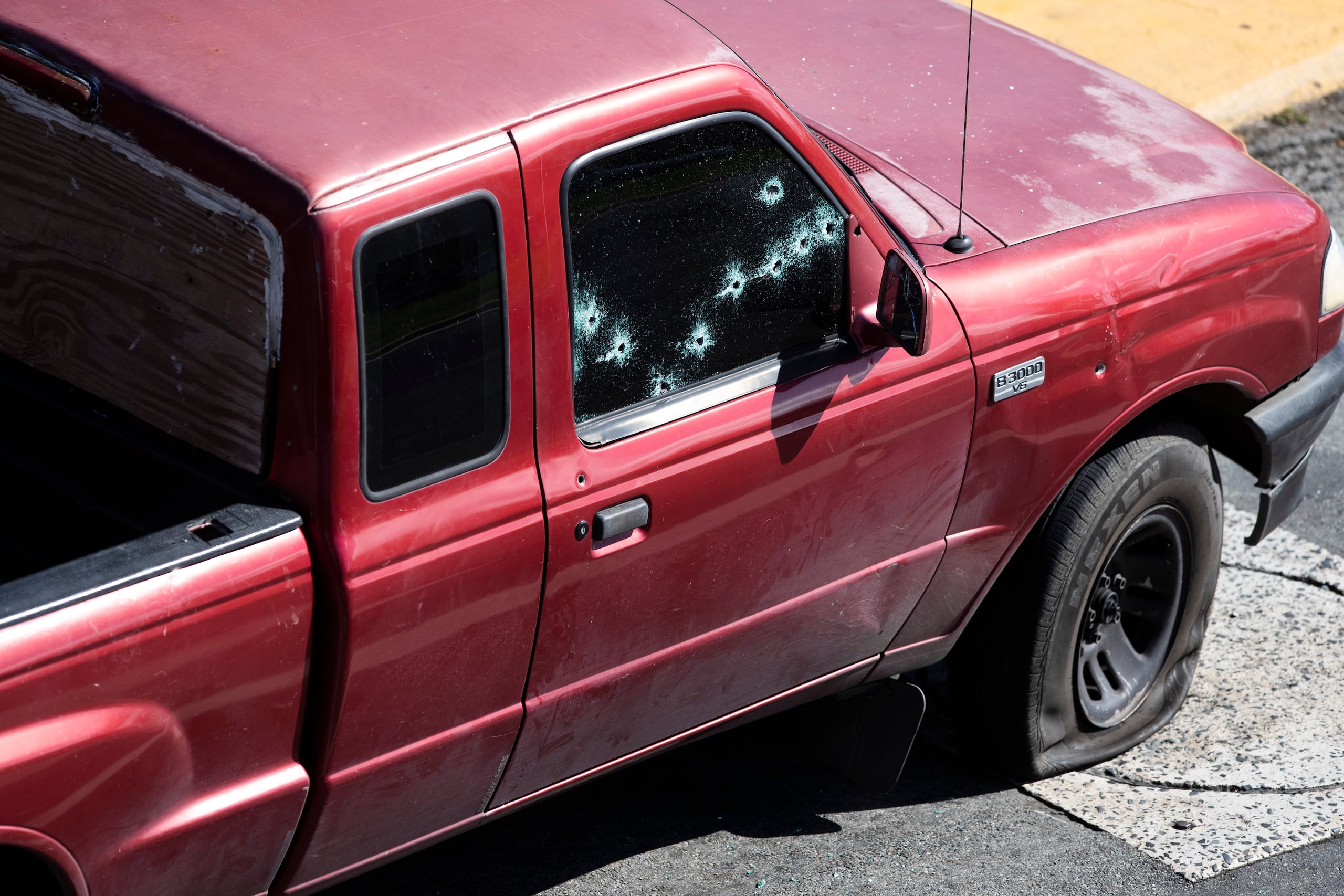 Un tramo del expreso que conduce de Las Piedras a Caguas fue cerrado al tránsito mientras se investiga la escena, lo que ha ocasionado una gran congestión vehicular.
