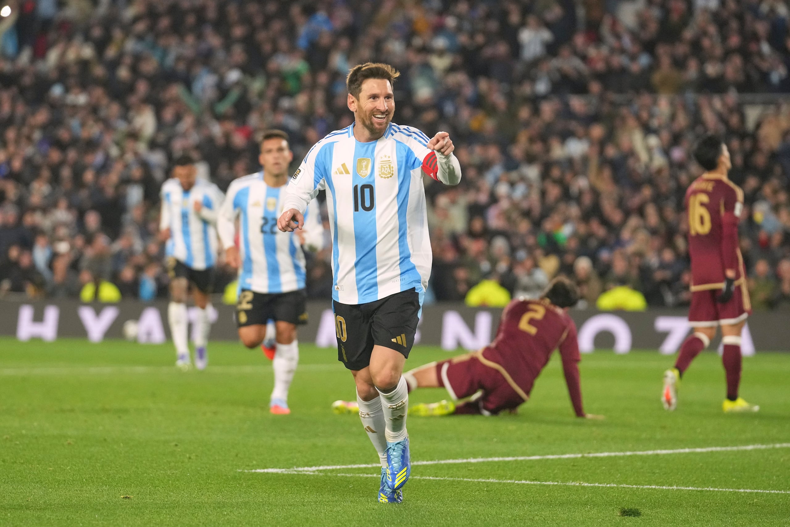 Lionel Messi después de anotar un gol ante Venezuela.