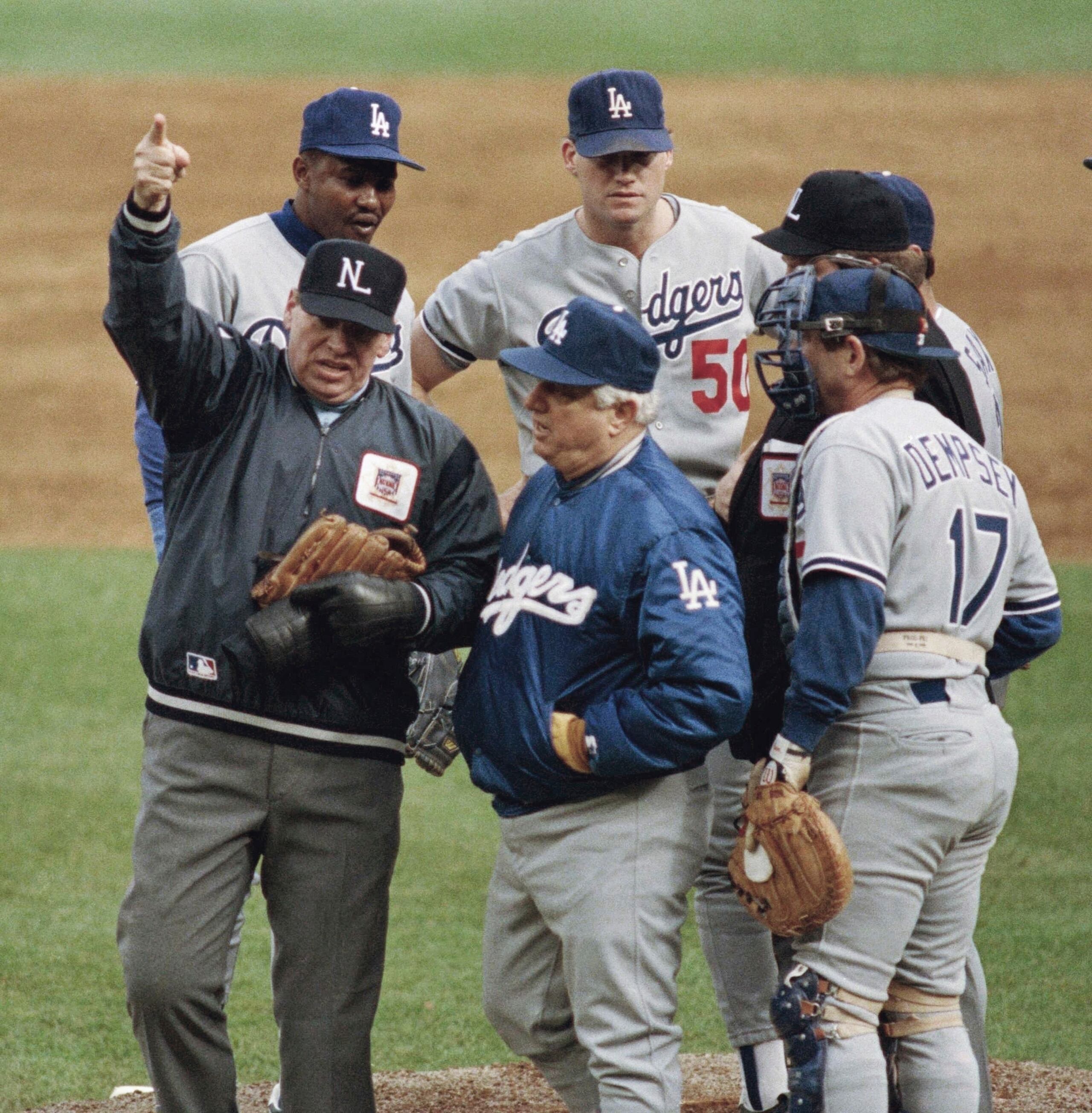La Serie del 1988 tuvo de todo. Hasta un lanzador, Jay Howell, expulsado por llevar una sustancia ilegal en el guante.