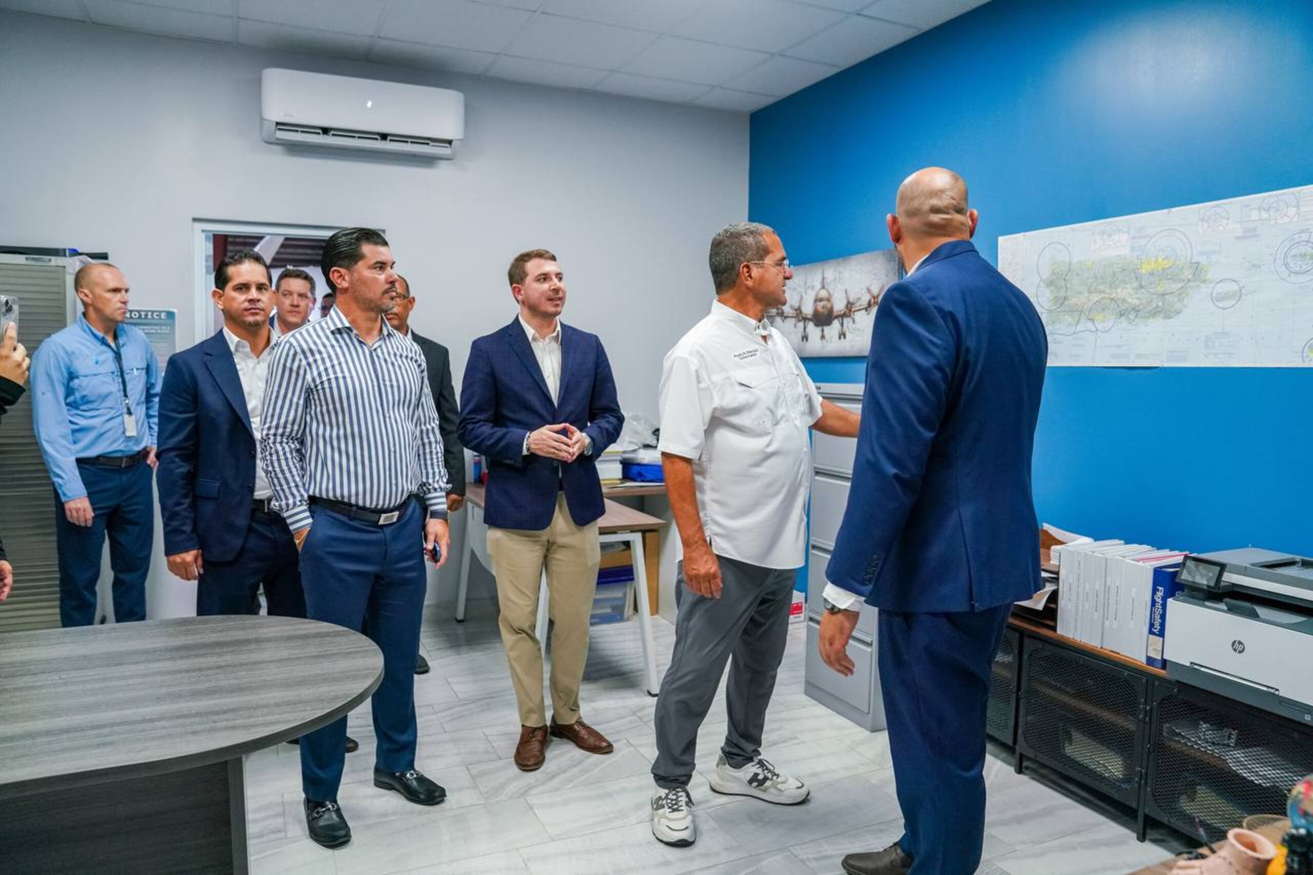 El gobernador Pedro Pierluisi y el director de la Autoridad de Puertos, Joel Pizá, hicieron el anuncio.