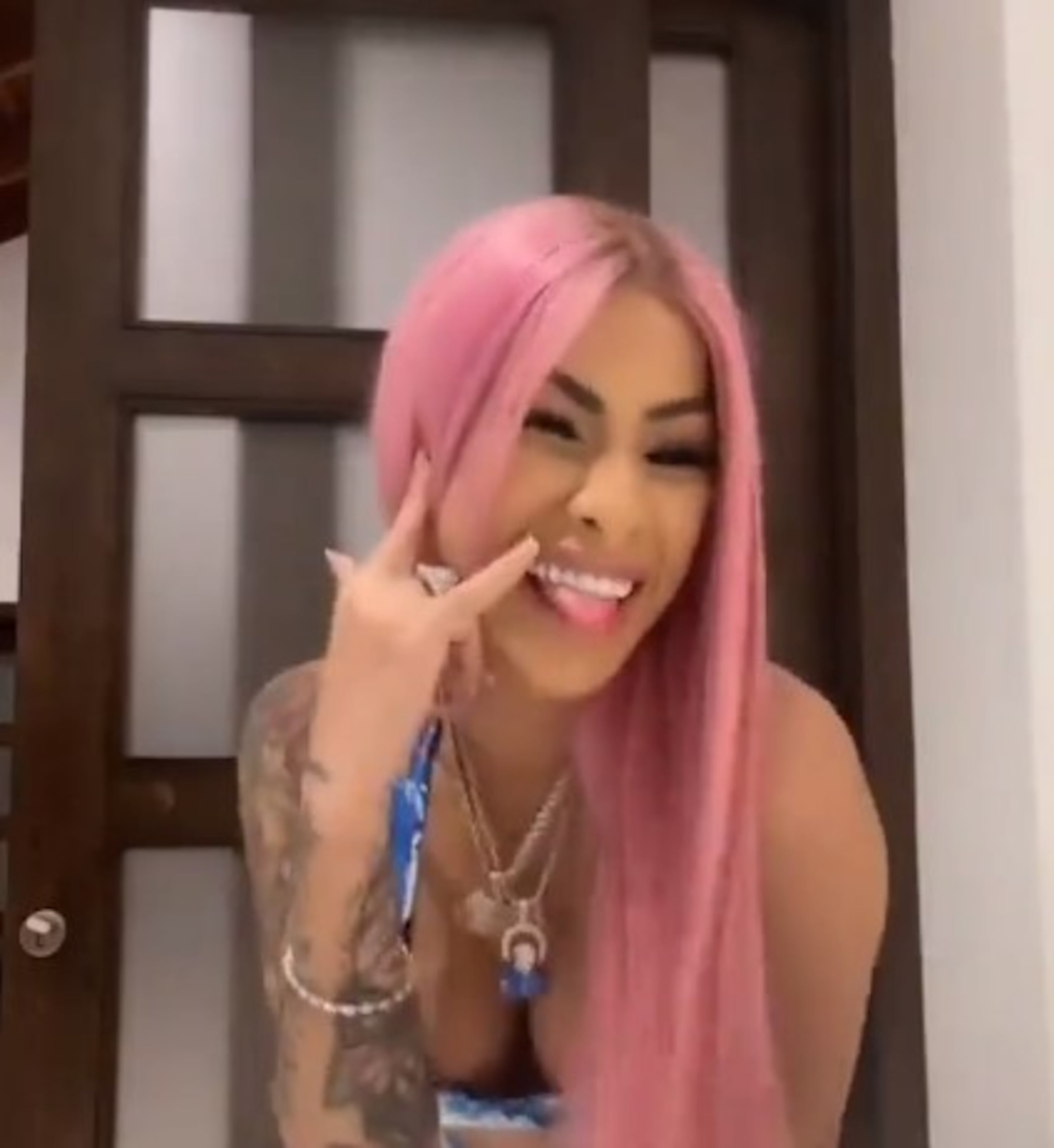 Yailin la Más Viral ahora luce un nuevo color de ojos.