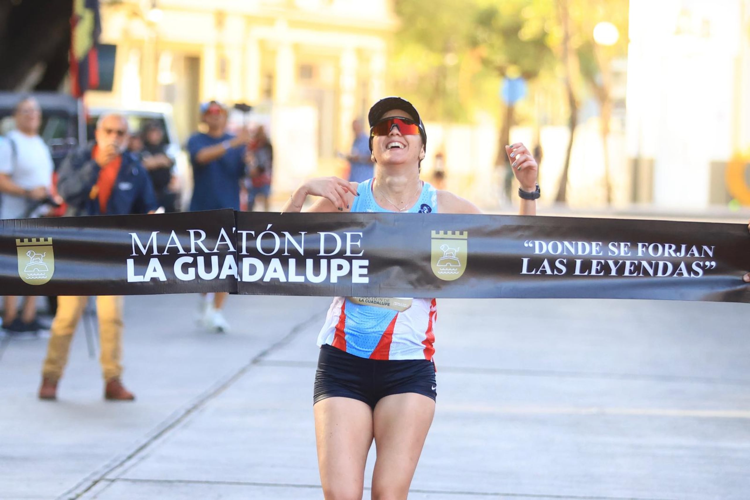 La ponceña Karla Sanyet gana el maratón por sexta vez.