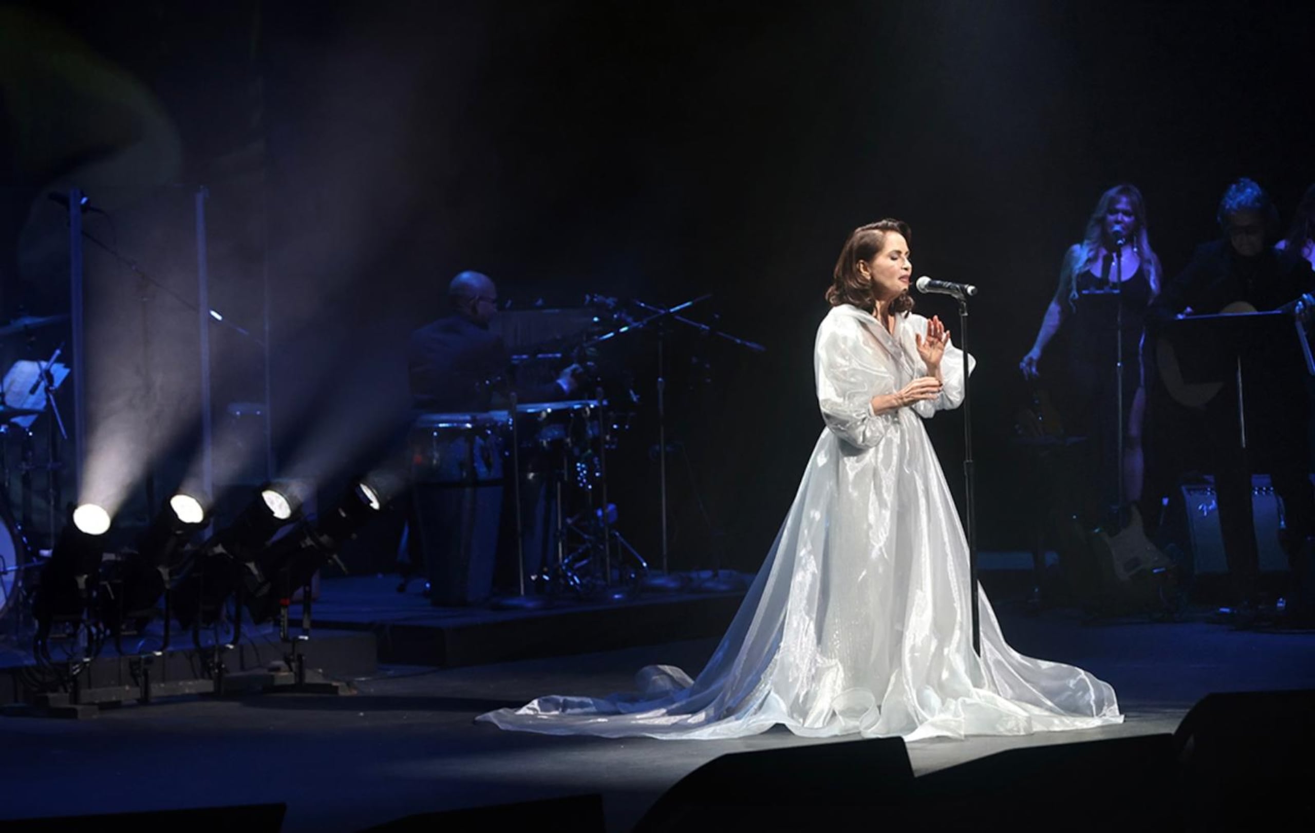 La artista puertorriqueña interpretó sus mejores éxitos en un emotivo concierto que honró su trayectoria en la música.