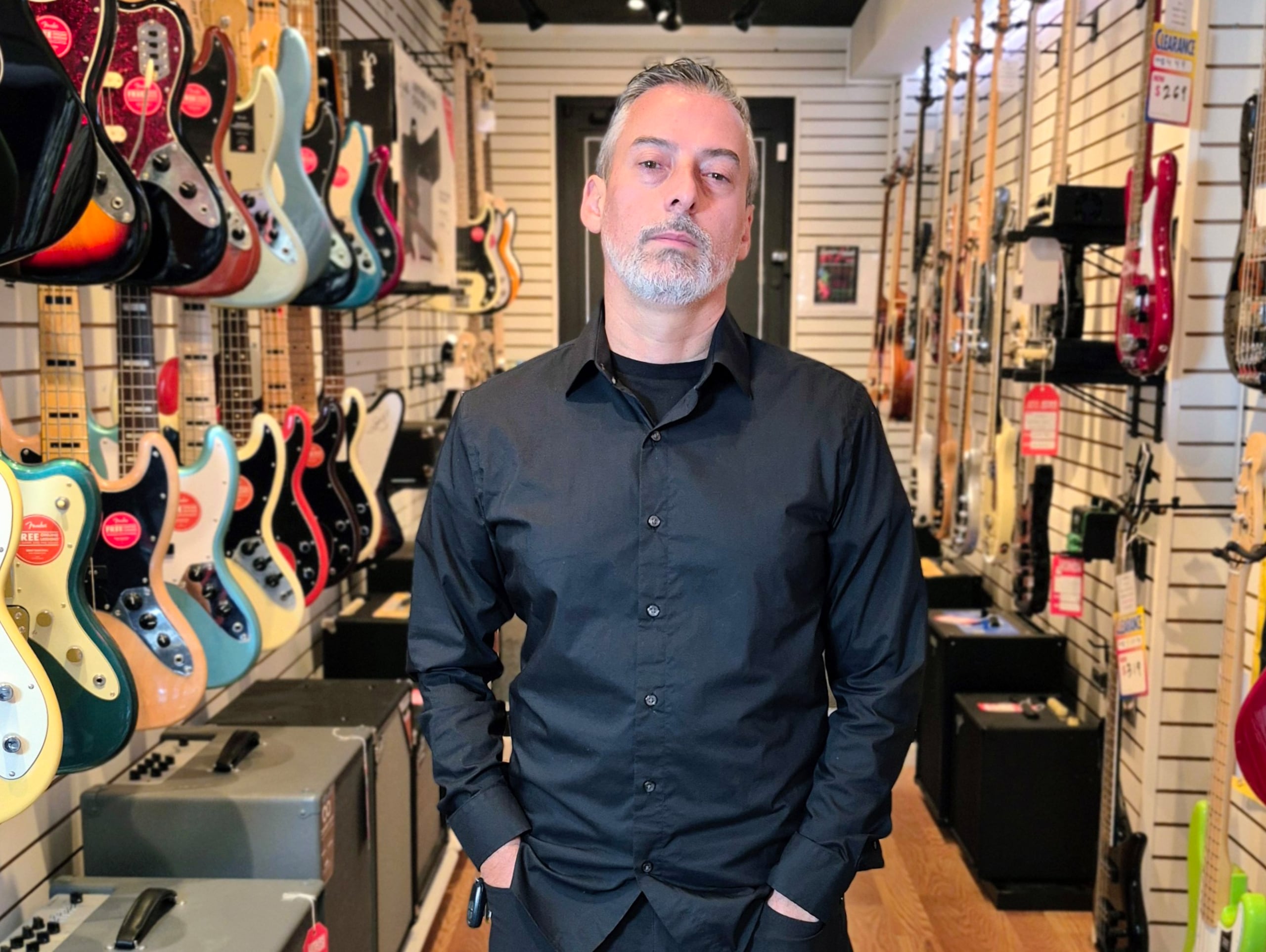 Randy Luna, fundador de Guitars Boutique, aseguró que, de cara al aniversario de su negocio, quiso realizar una iniciativa para impulsar futuros guitarristas y bajistas en Puerto Rico.