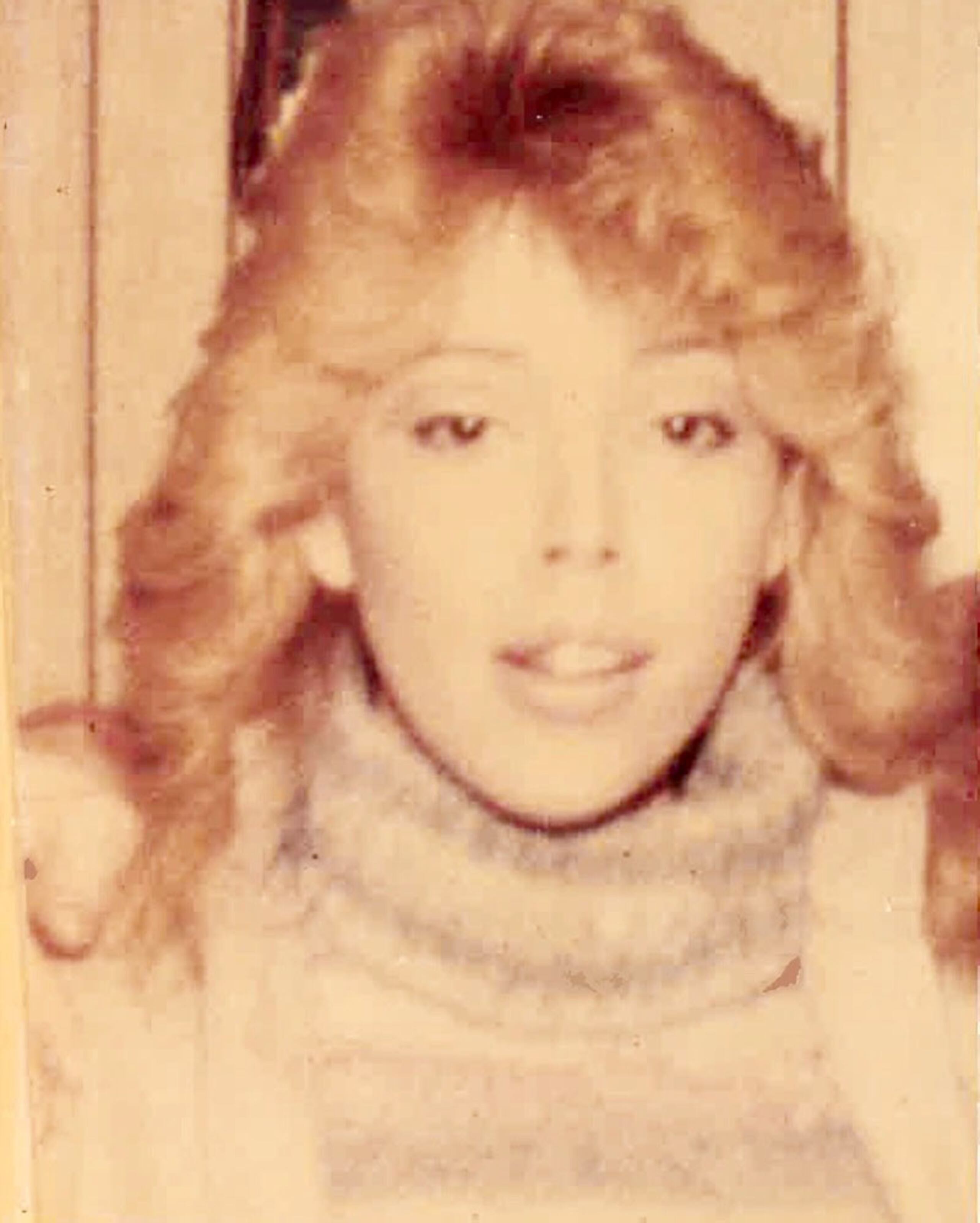 Christine Gallegos, de 18 años fue hallada sin vida en un descampado en mayo de 1985.