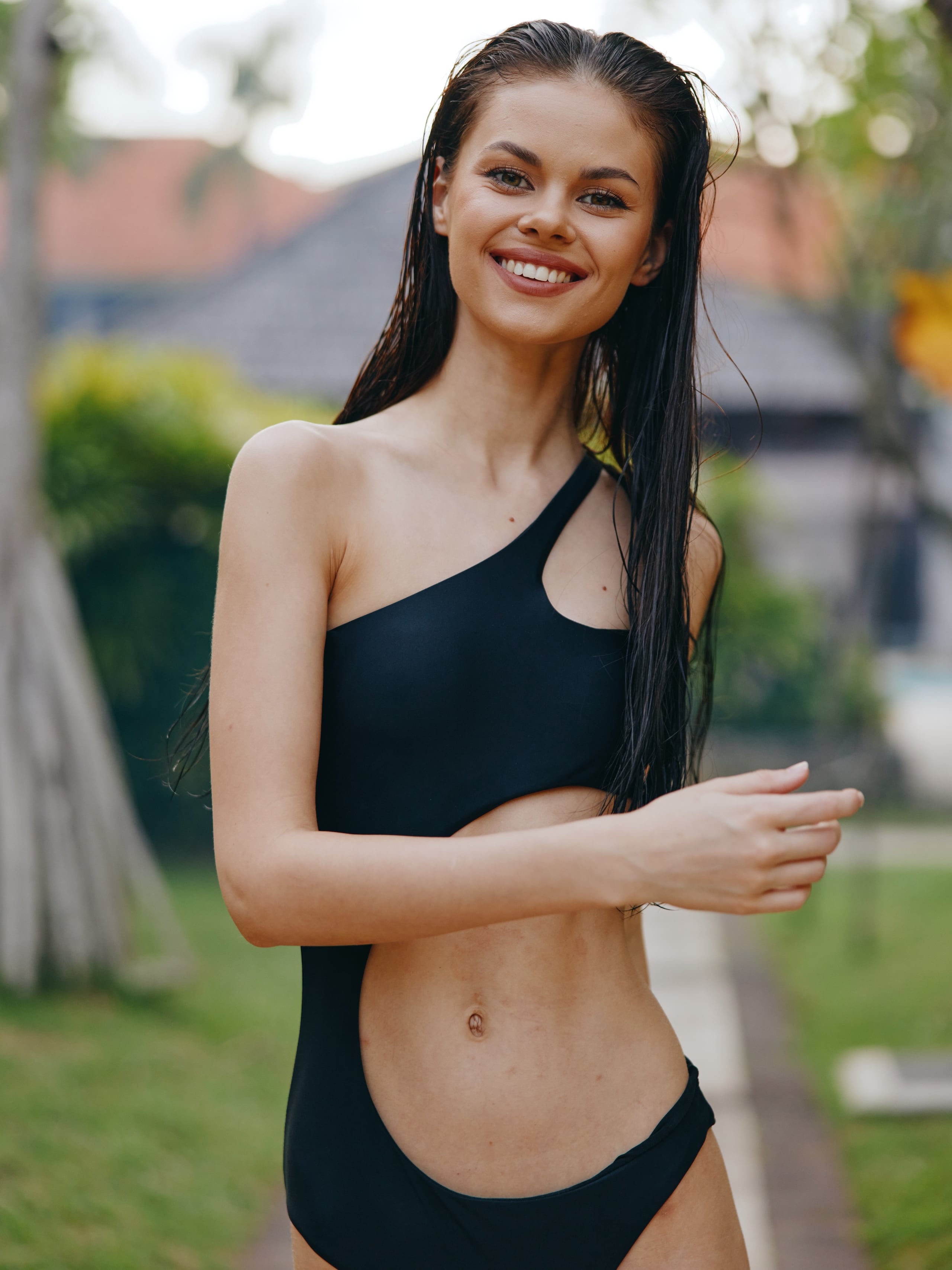 Los trajes de baño con "cut outs" son una opción de mucha elegancia.