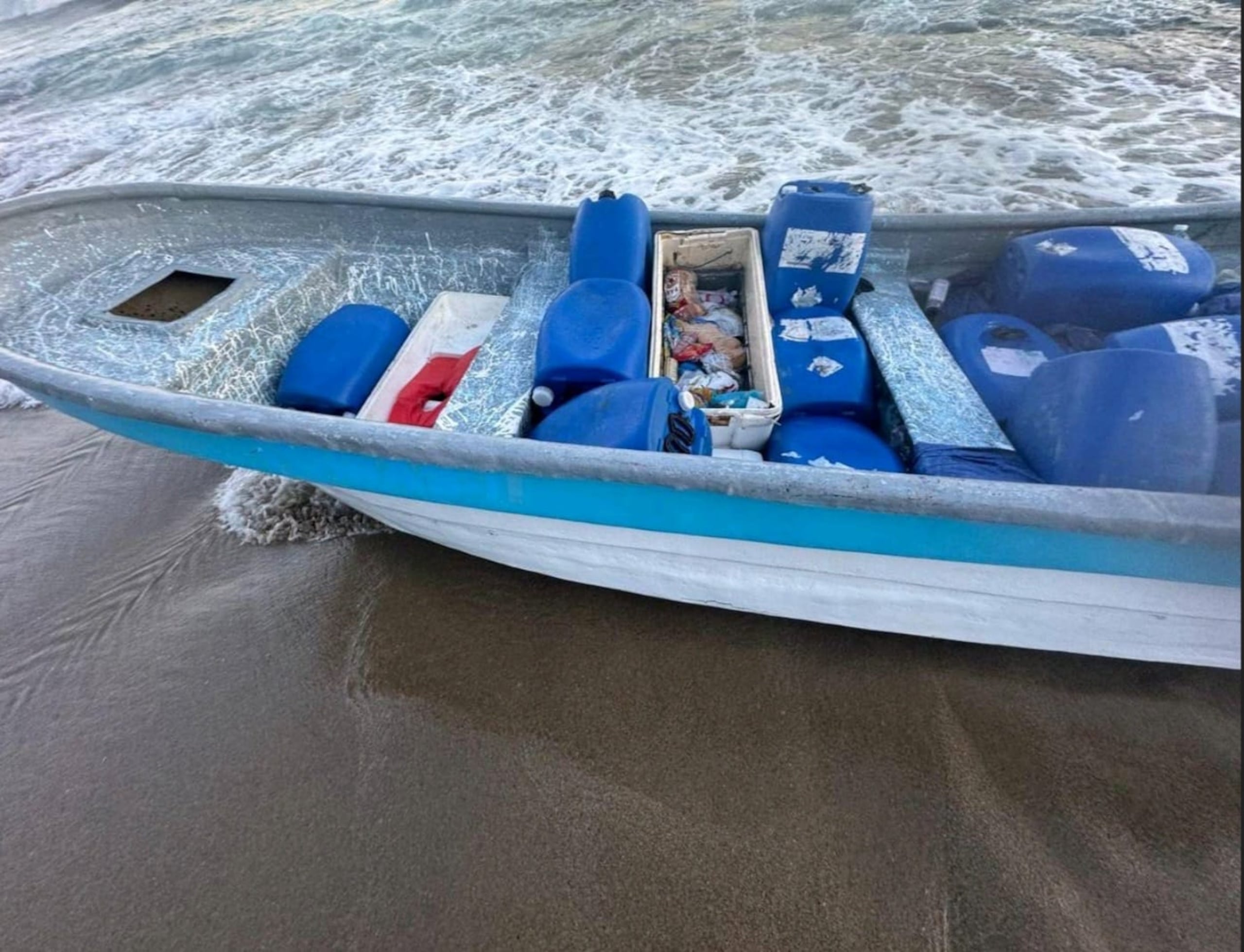 Imagen de un cargamento de 142.6 kilos de cocaína ocupado en la costa de Camuy, donde arrestaron a dos sospechosos.