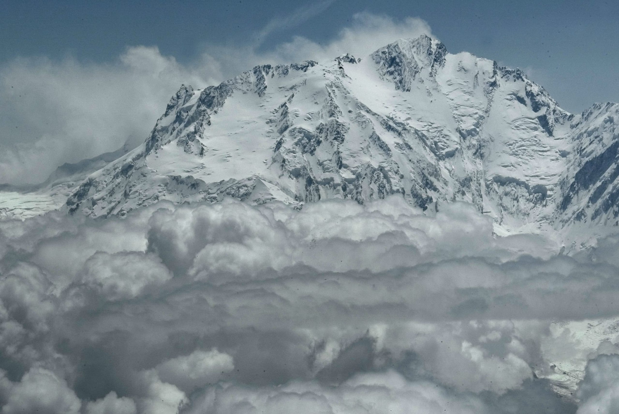 Imagen de archivo de la cara oeste de la montaña Nanga Parbat, situada en el norte de Pakistán. EFE/Olivier Matthys.