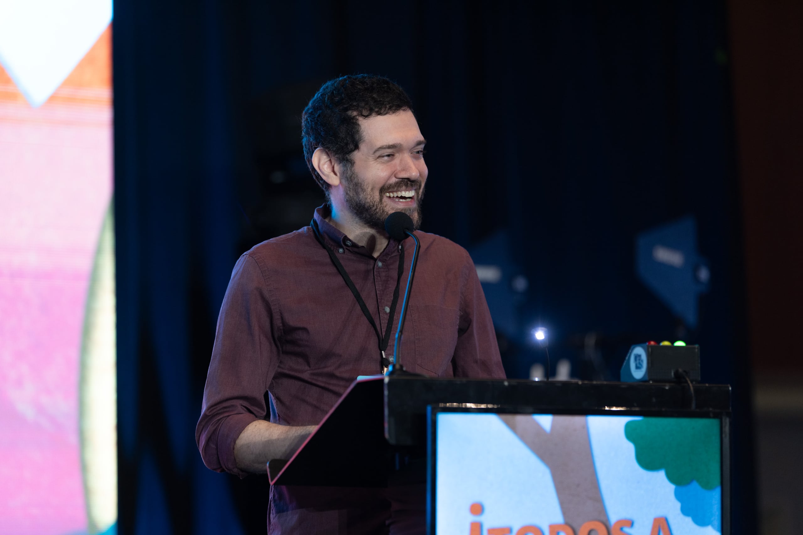 En las pruebas de vocales y consonantes, por ejemplo, el promedio de los estudiantes mejoró de 36.32% a 46.86% entre enero y mayo de 2024, destacó el doctor Julián Laboy, de Datos en Perspectiva, quien presentó los resultados.