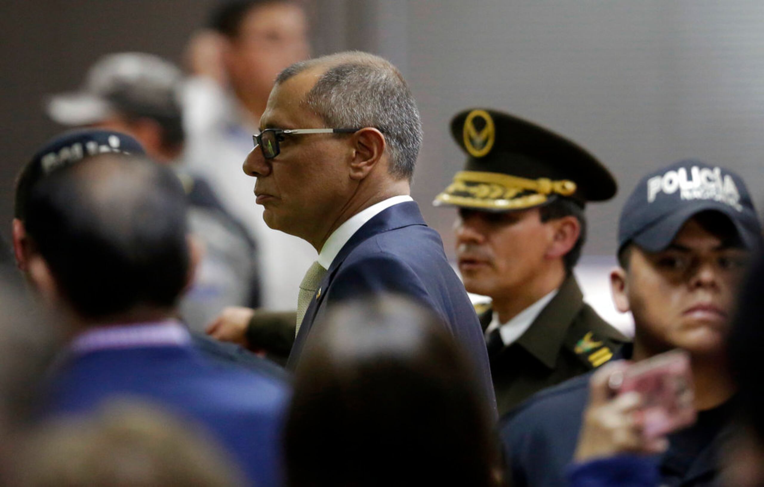 El vicepresidente ecuatoriano Jorge Glas escucha su sentencia en una corte de Quito, Ecuador (AP).