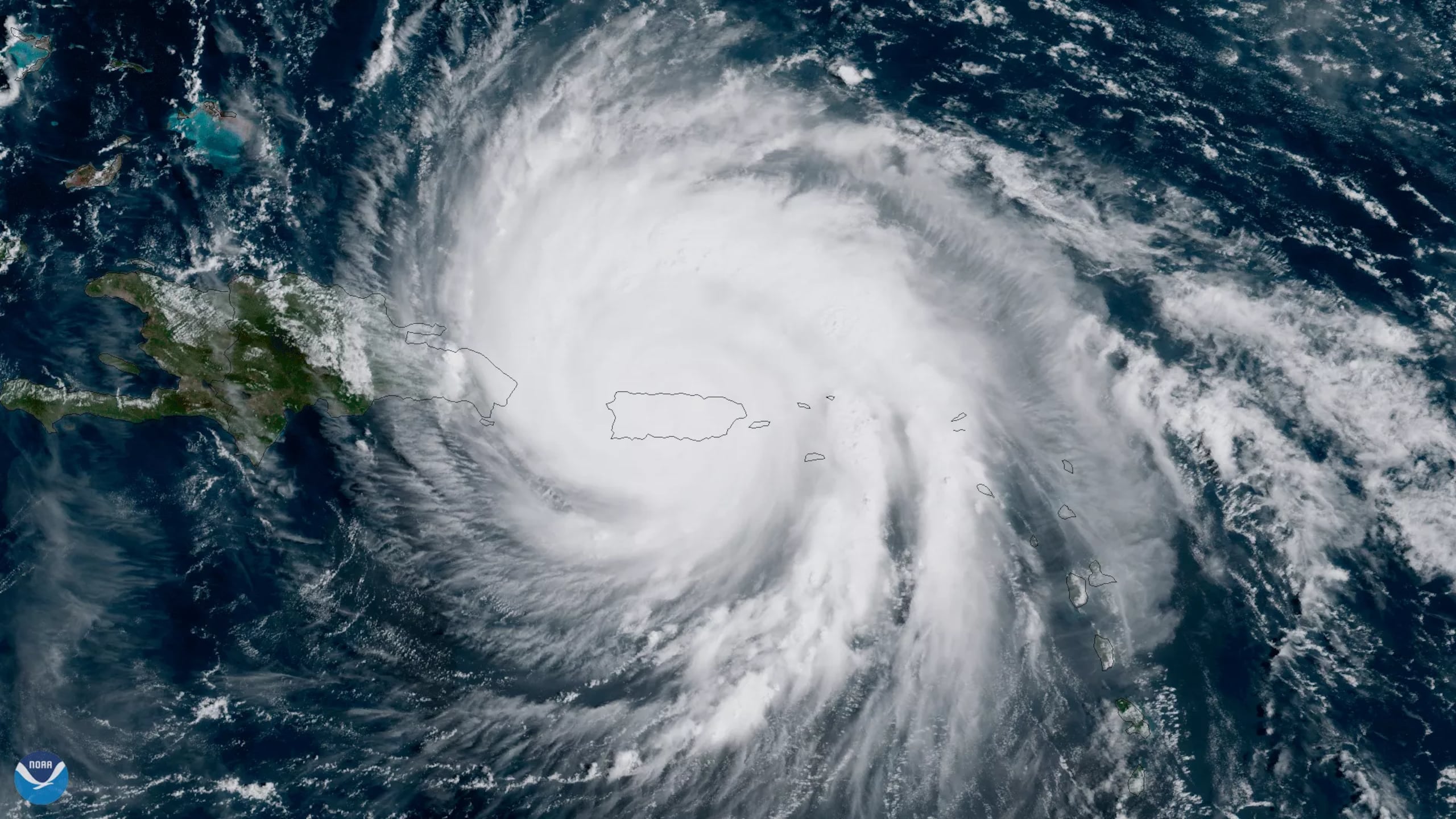 María fue más fuerte que Beryl al alcanzar vientos máximos de 175 mph con una presión barométrica de 908 mbar.