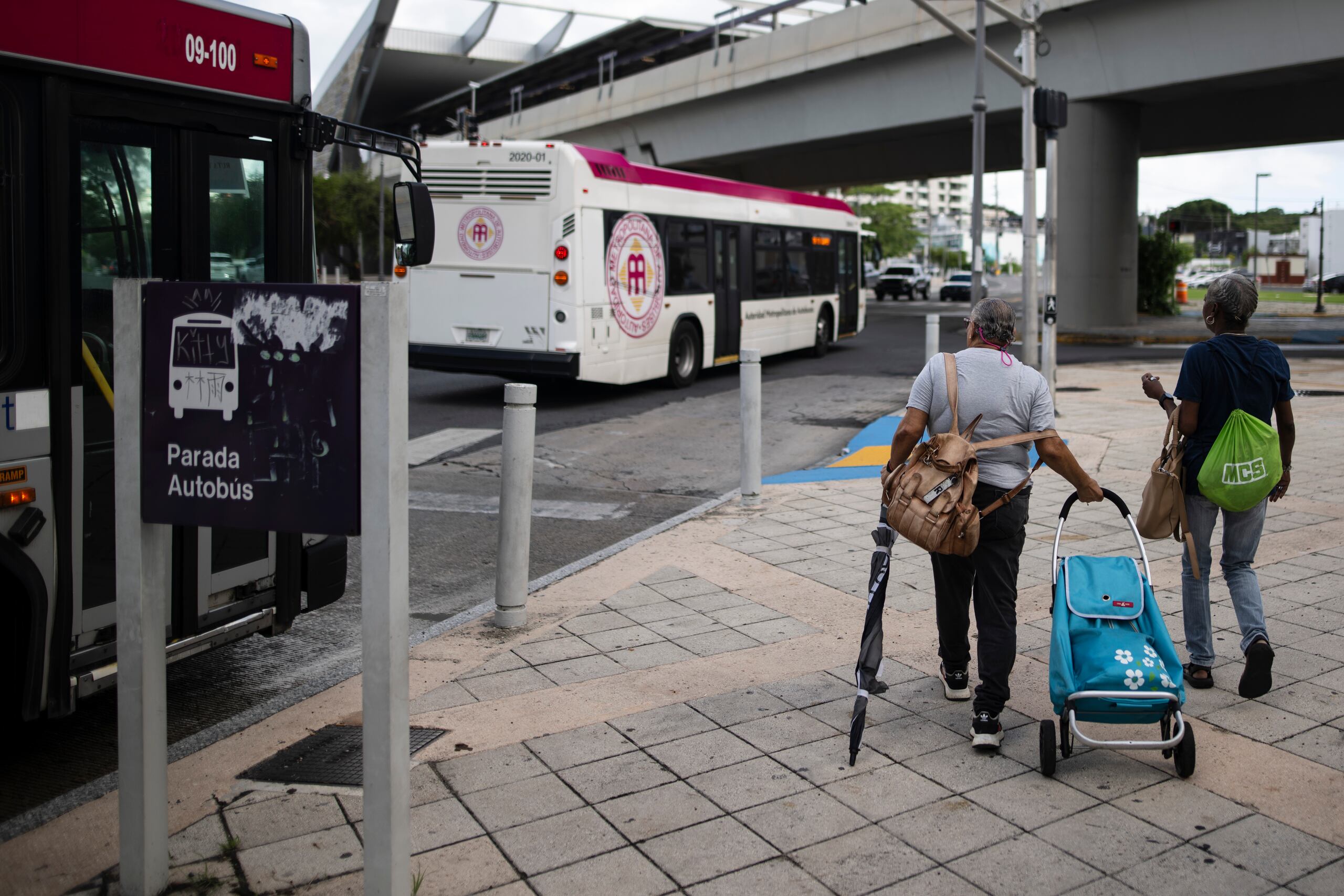 Entre las medidas correctivas se informó que todas las unidades deberán ser inspeccionadas para eliminar la posible presencia de agua en sus tanques de combustible.