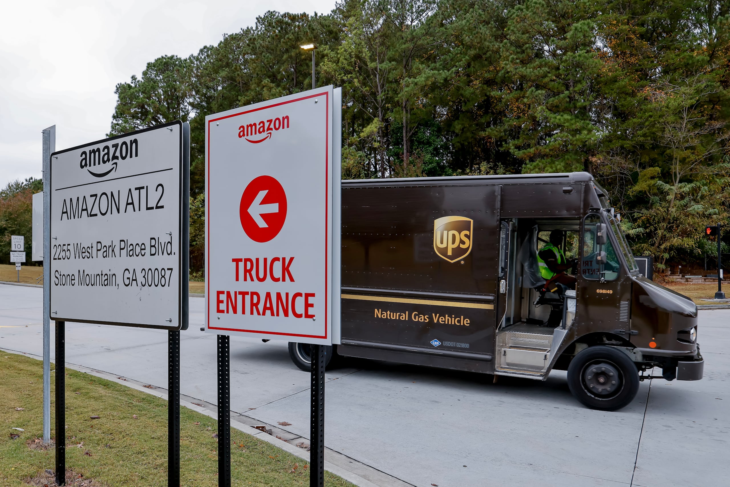 UPS dijo en enero de que planeaba reducir en más del 50 % sus entregas de Amazon al considerar que el gigante del comercio electrónico ha sido su mayor cliente, pero no el más rentable.