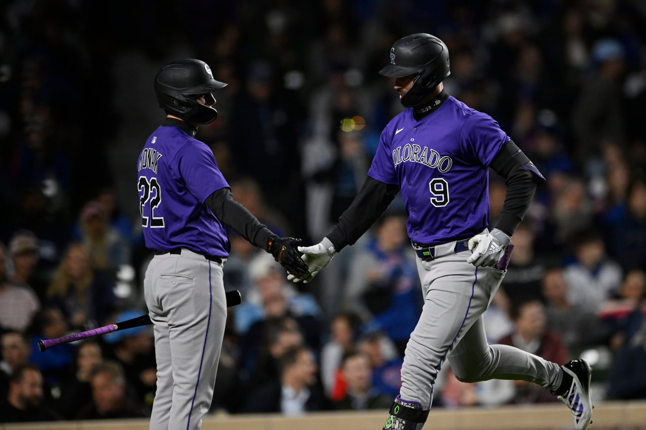 Brenton Doyle (9) y Mickey Moniak (22).