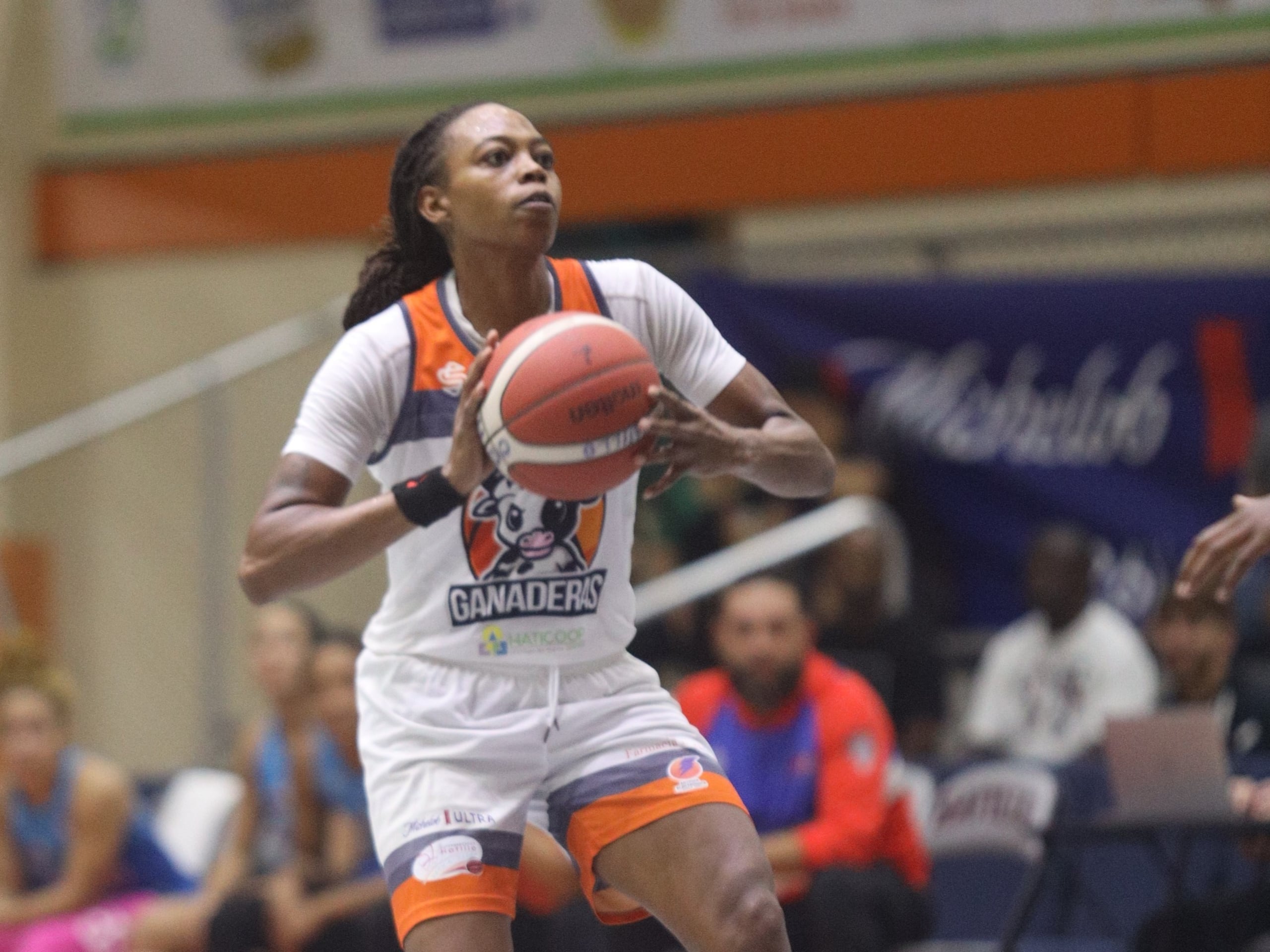 Dariauna Lewis es importada de las Ganaderas.