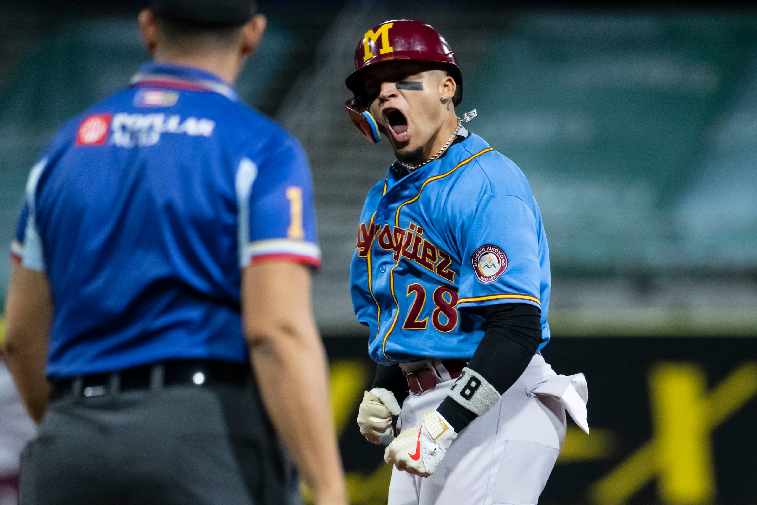 Isán Díaz, de los Indios de Mayagüez, durante el sexto juego de la final de la Liga de Béisbol Profesional Roberto Clemente (LBPRC).