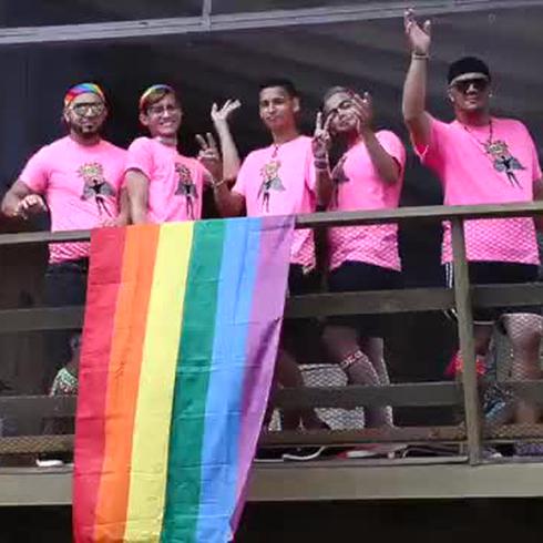 Colorida la parada gay en Cabo Rojo