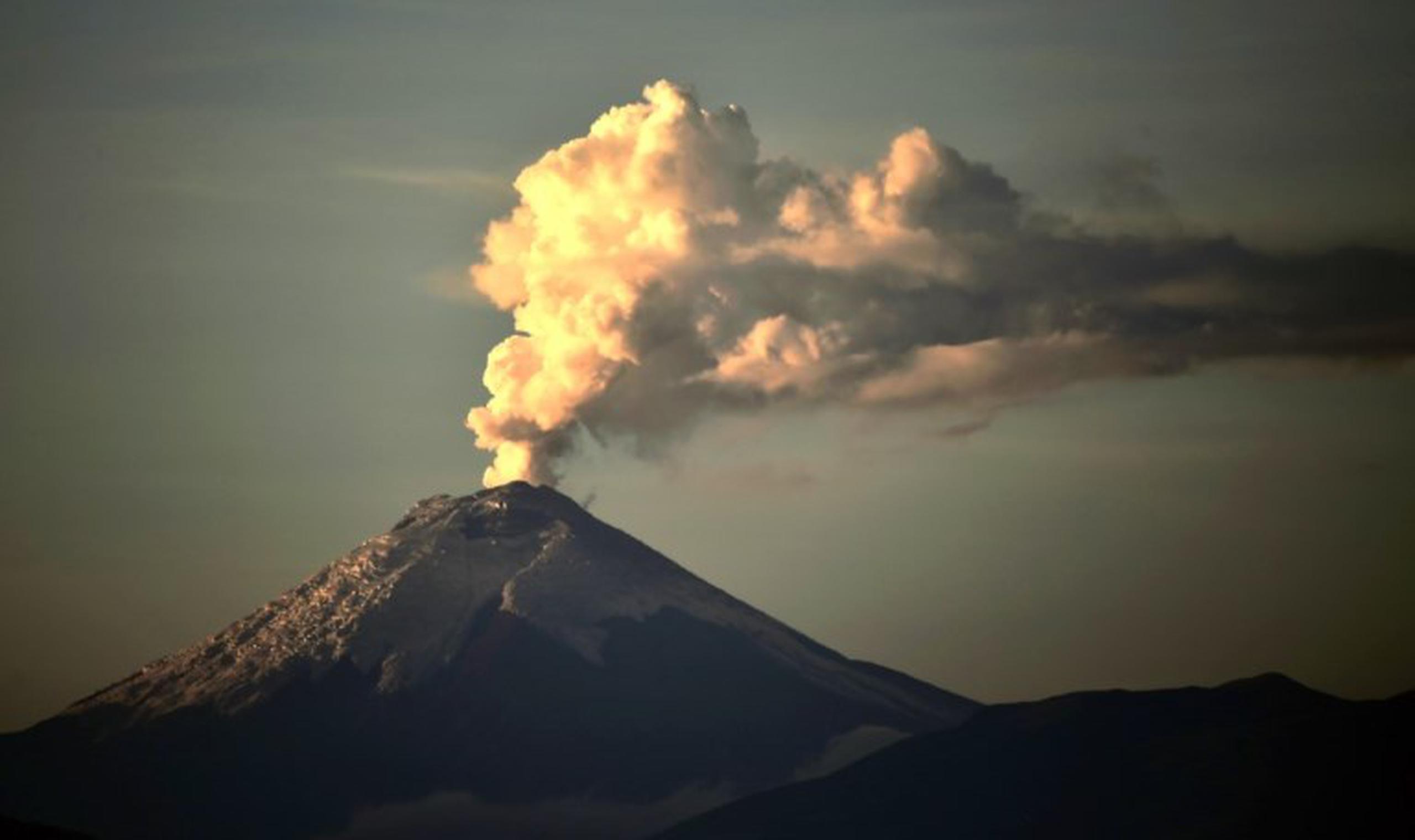 El Cotopaxi, Tungurahua, Reventador y Sangay son los volcanes más activos de Ecuador. (AFP)