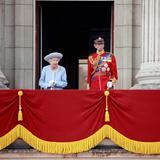 Arranca el desfile militar para honrar a Isabel II 