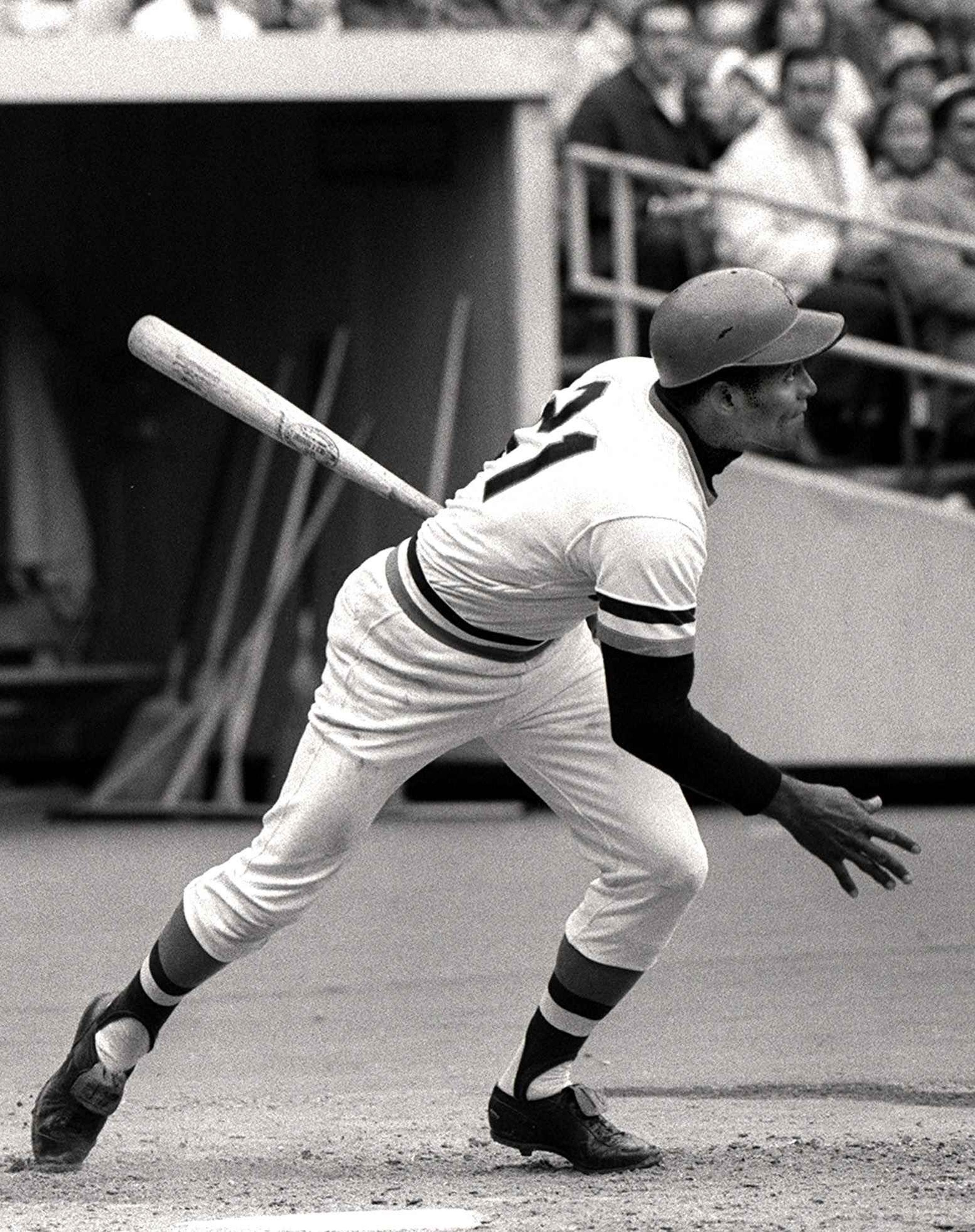 1972 | El 30 de septiembre, Roberto Clemente escribió su nombre en la historia del béisbol de las Mayores al llegar a la marca de los 3,000 hits. (Luis Ramos)