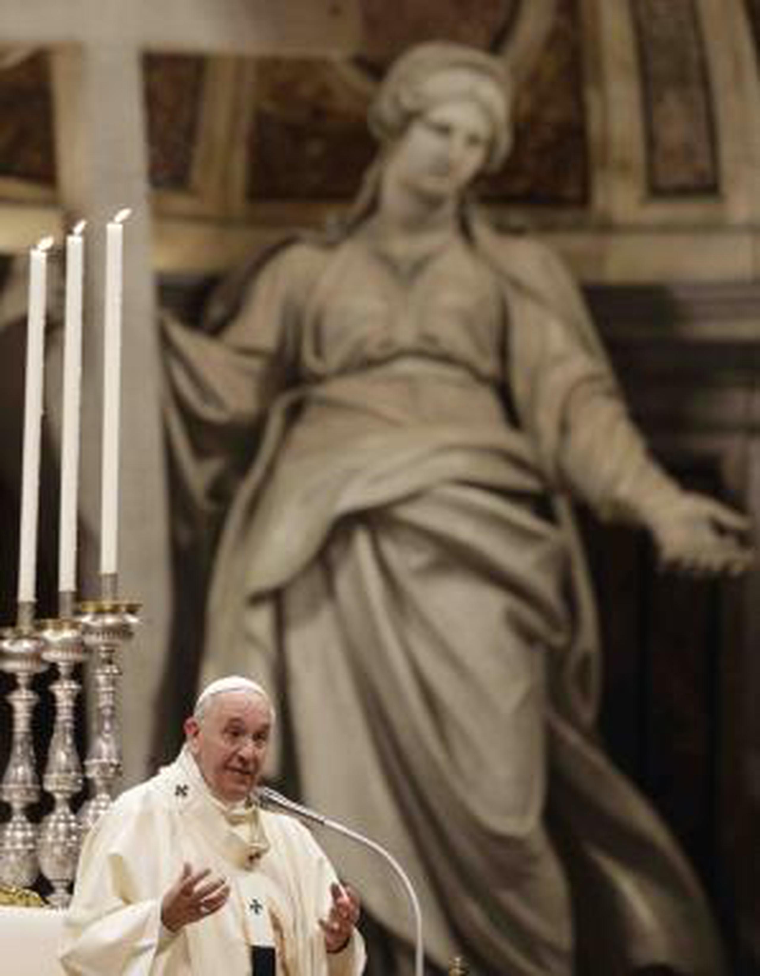 Jorge Mario Bergoglio fue ordenado sacerdote el 13 de diciembre de 1969 en Buenos Aires. (AP / Gregorio Borgia)
