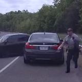 Agente se salva de ser atropellado en autopista de Virginia
