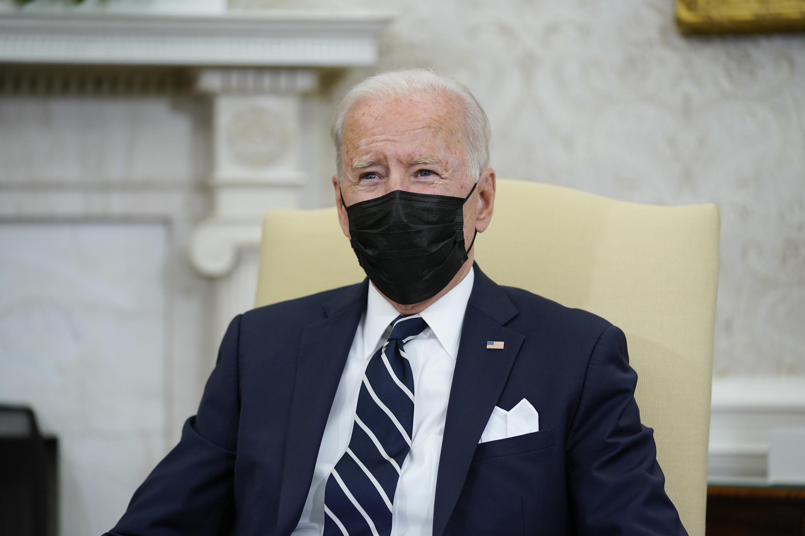 Como comandante en jefe de las Fuerzas Armadas, Biden ordenó a los altos oficiales militares a tomar cualquier medidad necesaria para garantizar la seguridad del personal en Kabul.