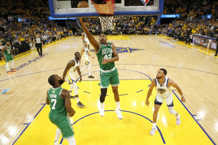 Al Horford terminó con 26 puntos por los Celtics de Boston.