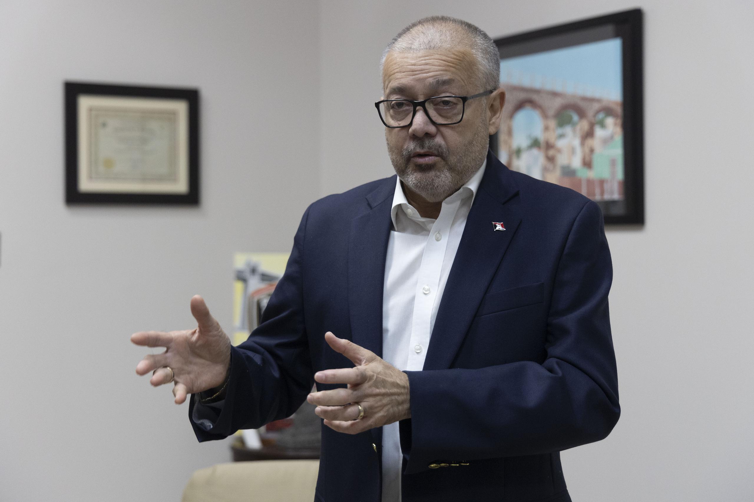 El alcalde Luis Manuel Irizarry Pabón anunció que estaría firmando el contrato para la restauración esta semana.