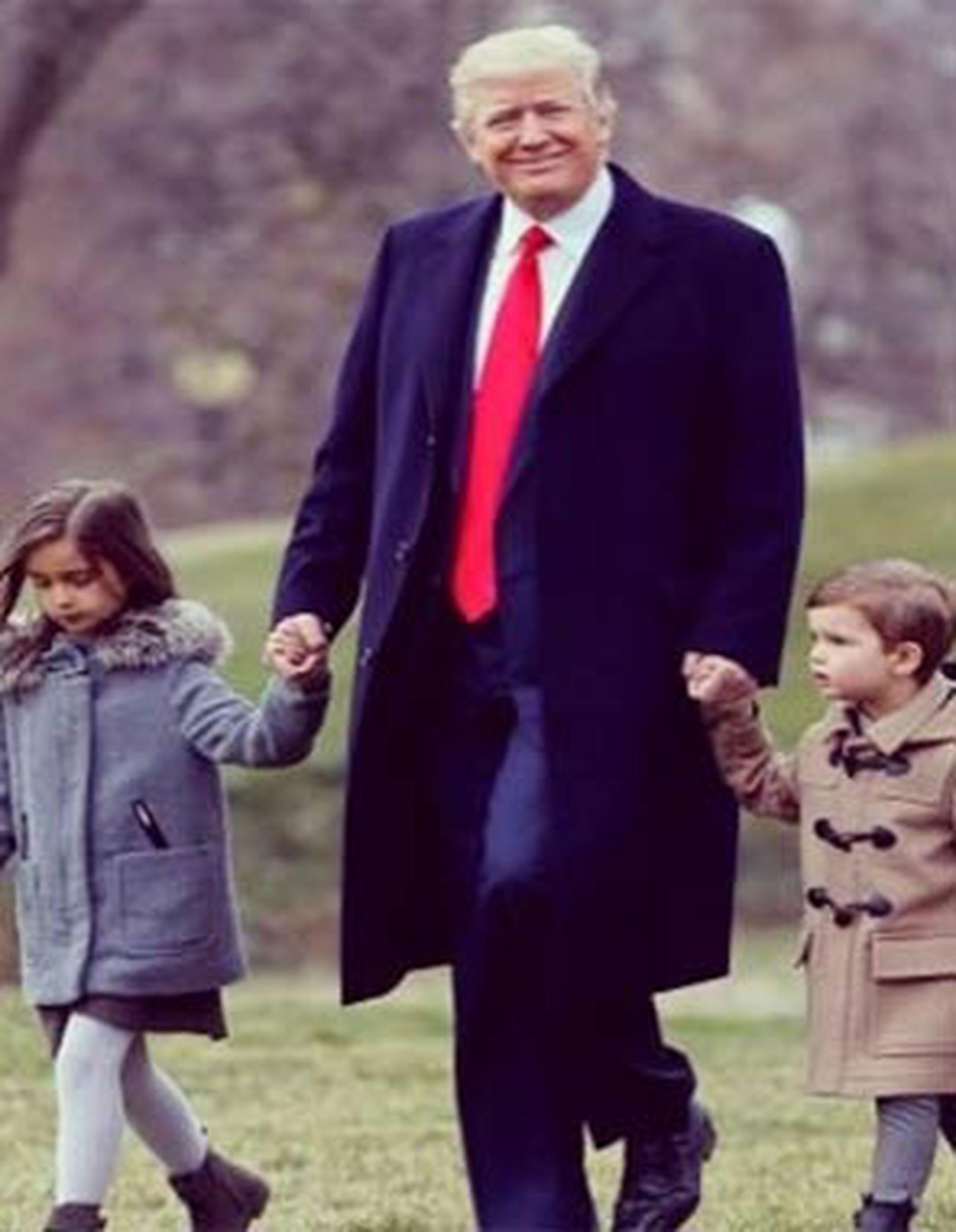 Donald Trump junto a sus nietos Arabella y Joseph. (Instagram/ivankatrump)