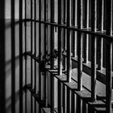 Encarcelan hombre acusado de violación en Guayama