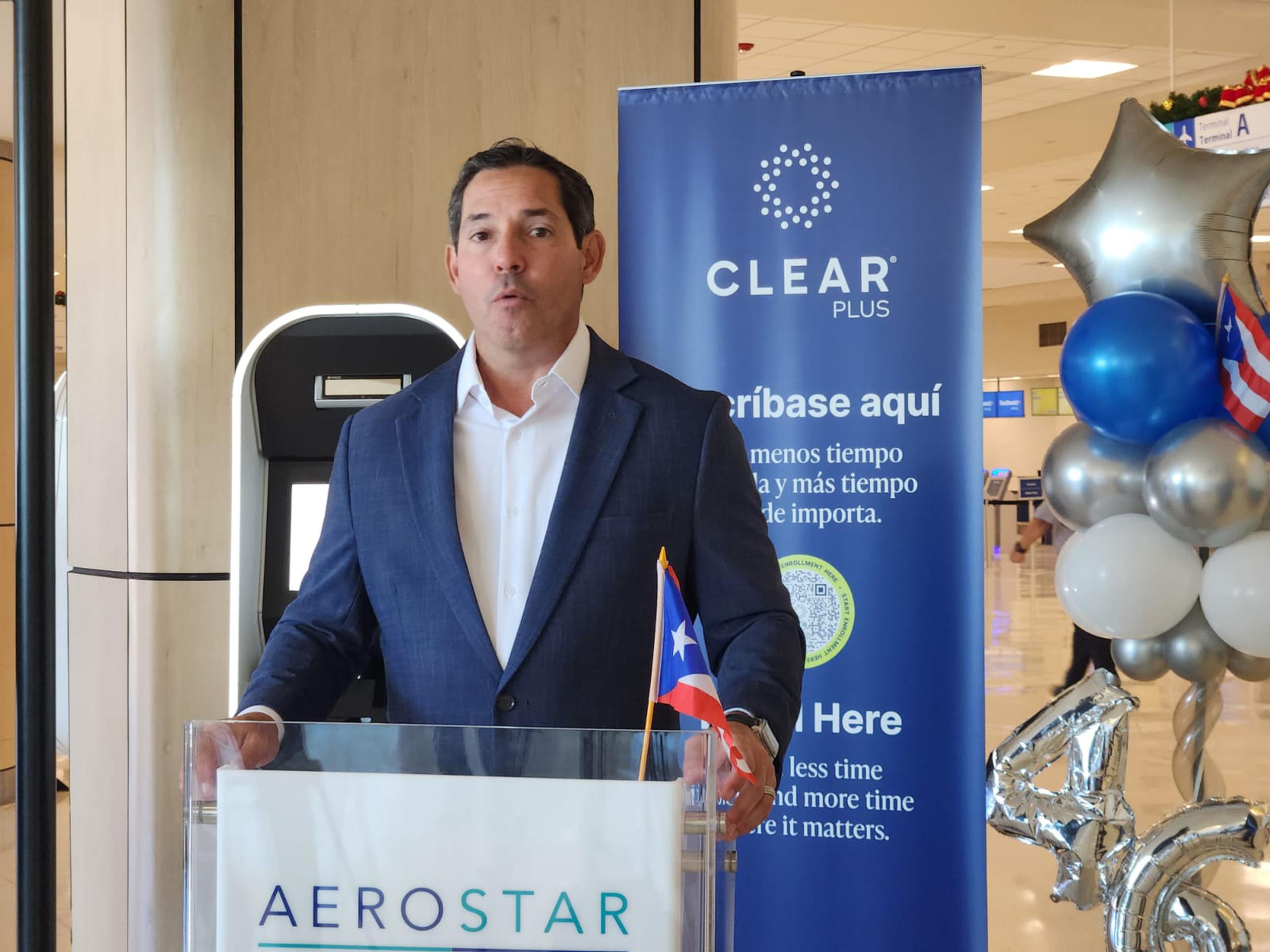 El presidente de Aerostar, Jorge Hernández, presenta nuevo sistema que evitará las filas para la verificación del TSA.