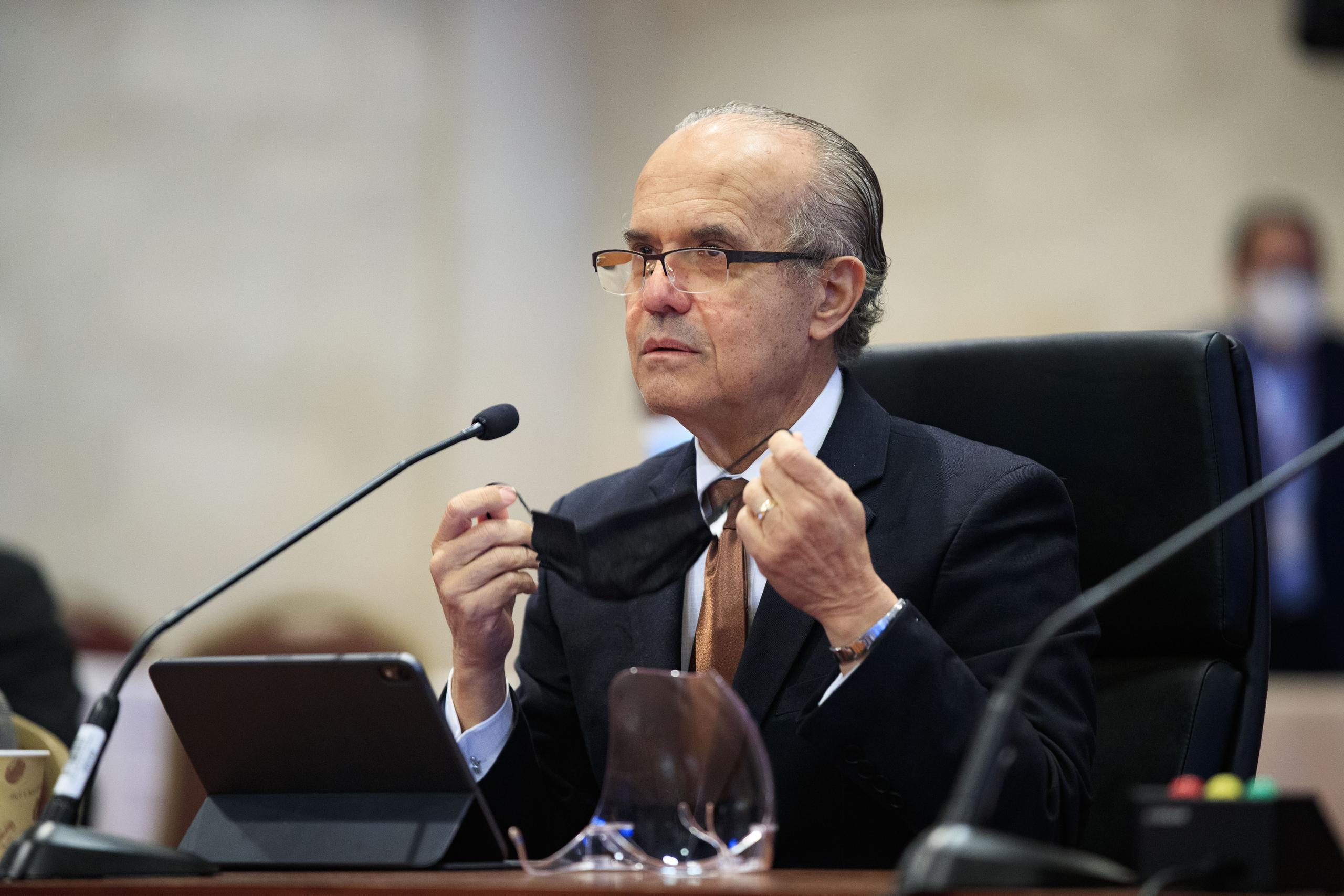 A su salida de la presidencia, Jorge Haddock podrá ocupar una plaza de cátedra por virtud de la Certificación Número 53 (2020-2021), mencionó la Junta de Gobierno de la UPR.