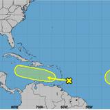 Centro Nacional de Huracanes se mantiene atento a dos ondas tropicales 