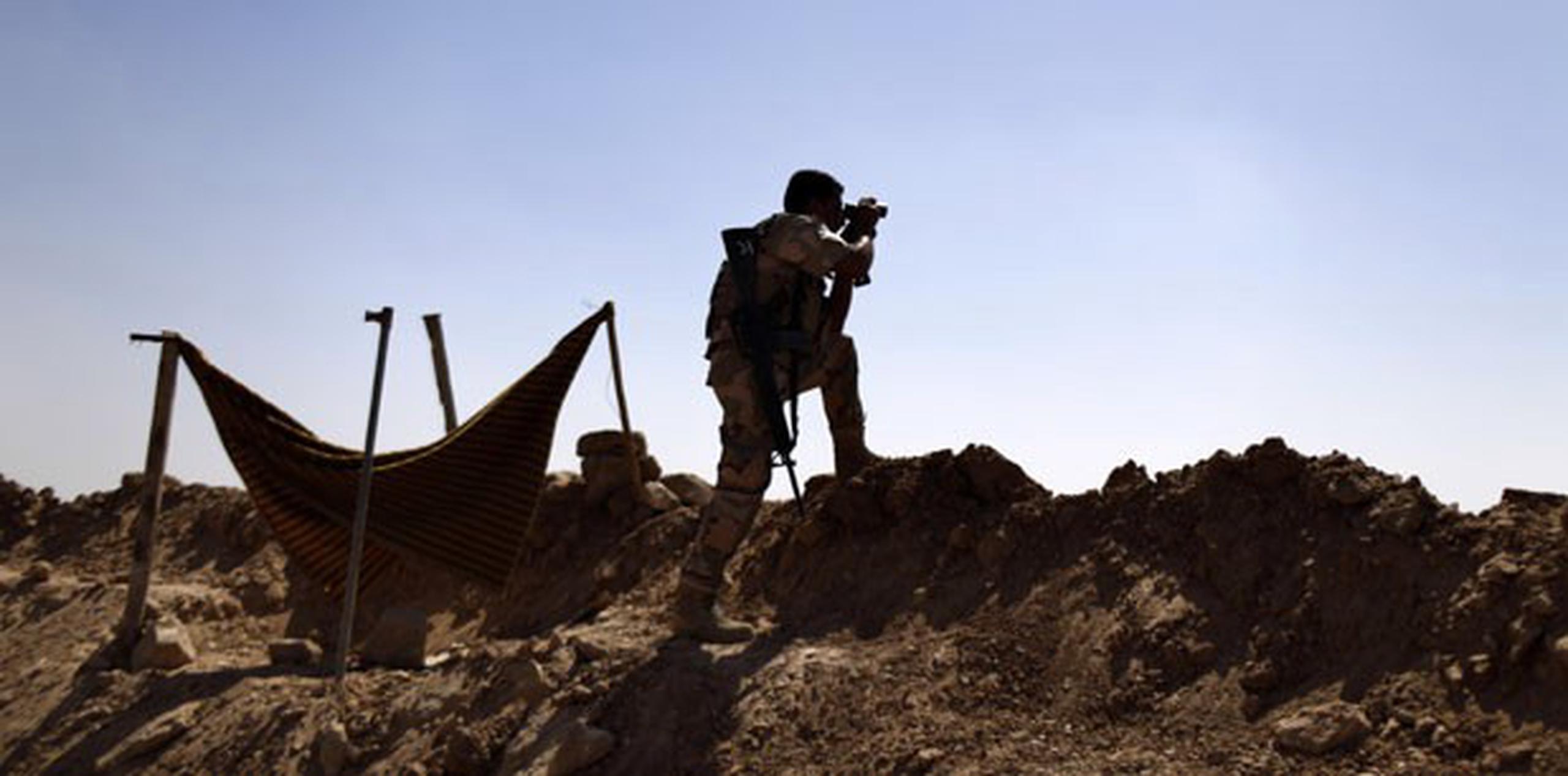 Las fuerzas iraquíes con respaldo de tribus suníes han logrado repeler a los combatientes del Estado Islámico.(AP Photo/ Marko Drobnjakovic)