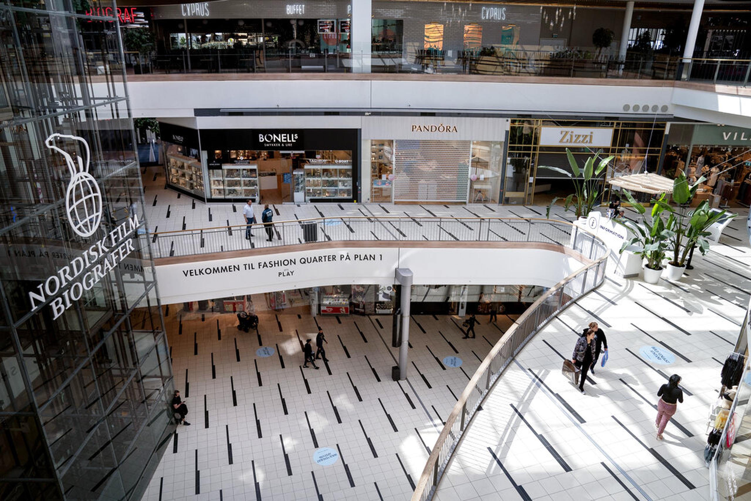 El centro comercial Field's en Copenhague, Dinamarca, reabrió ayer, lunes.