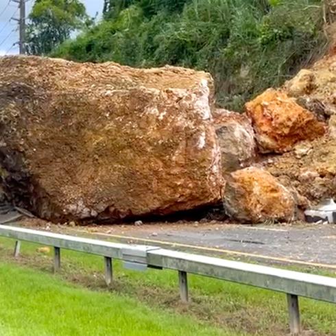 Inmensa roca cae en carretera de Bayamón