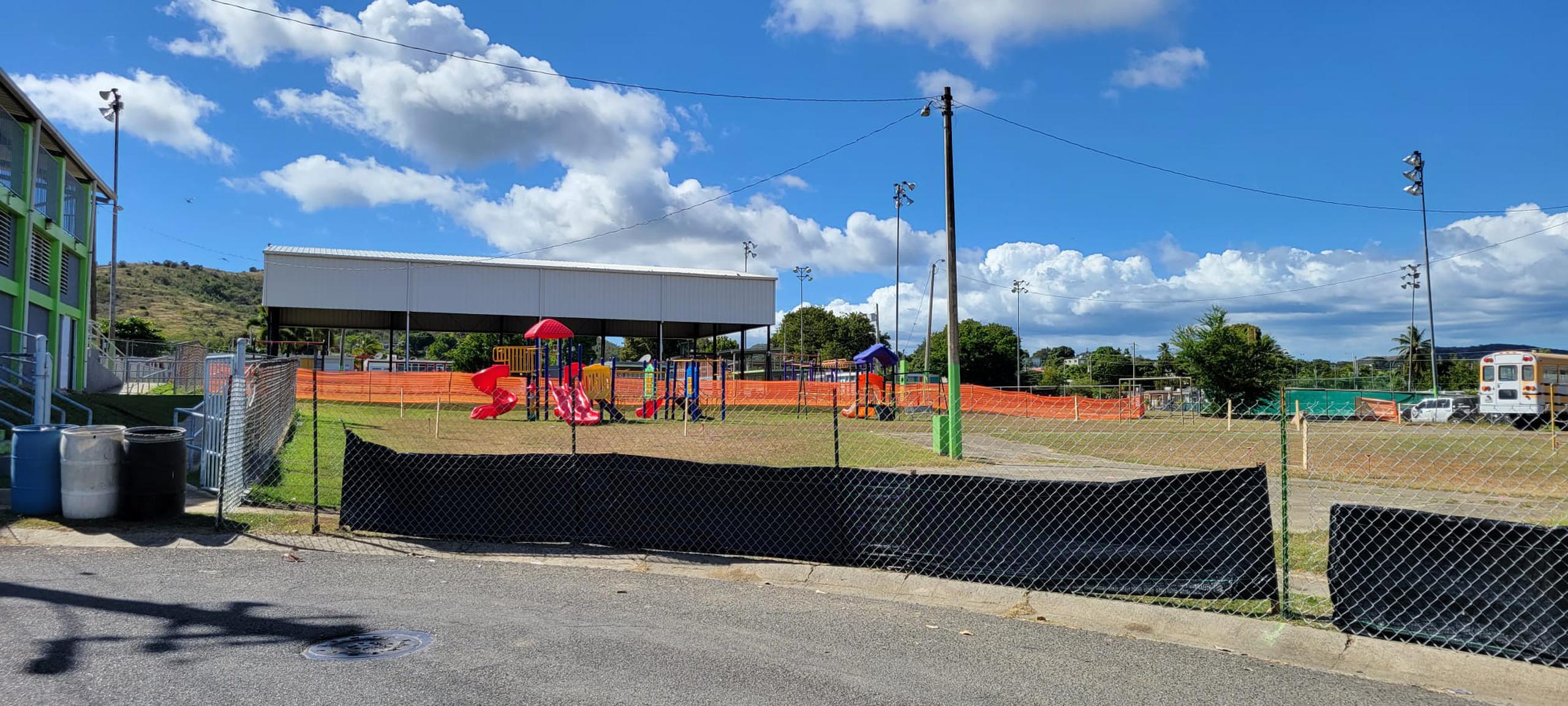 La construcción impedirá a los niños de la comunidad usar su parque recreativo.