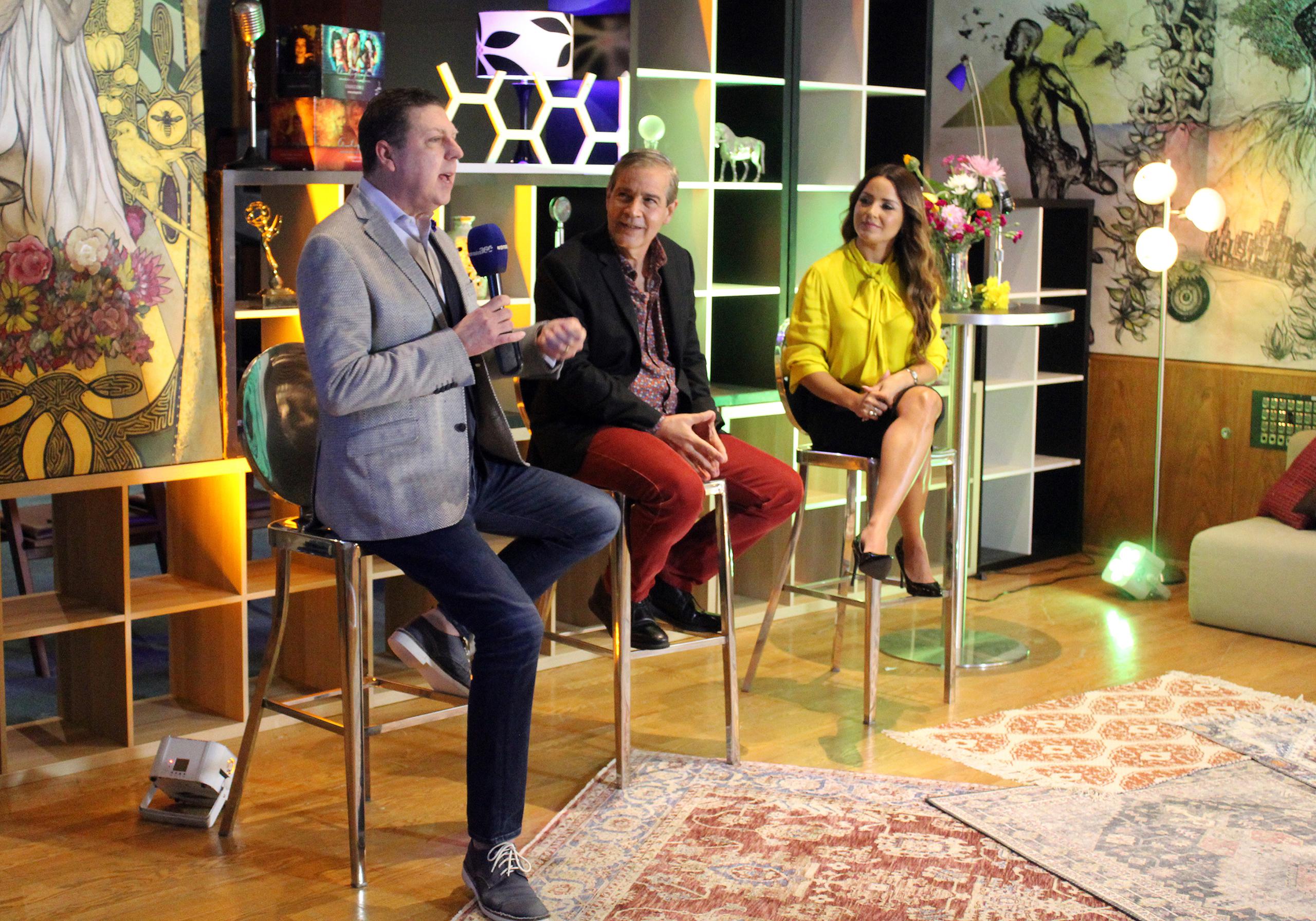 Francisco Zamora (Astra Studios), Eric Delgado (WIPR) y Gredmarie Colón durante el anuncio de la nueva temporada del programa.