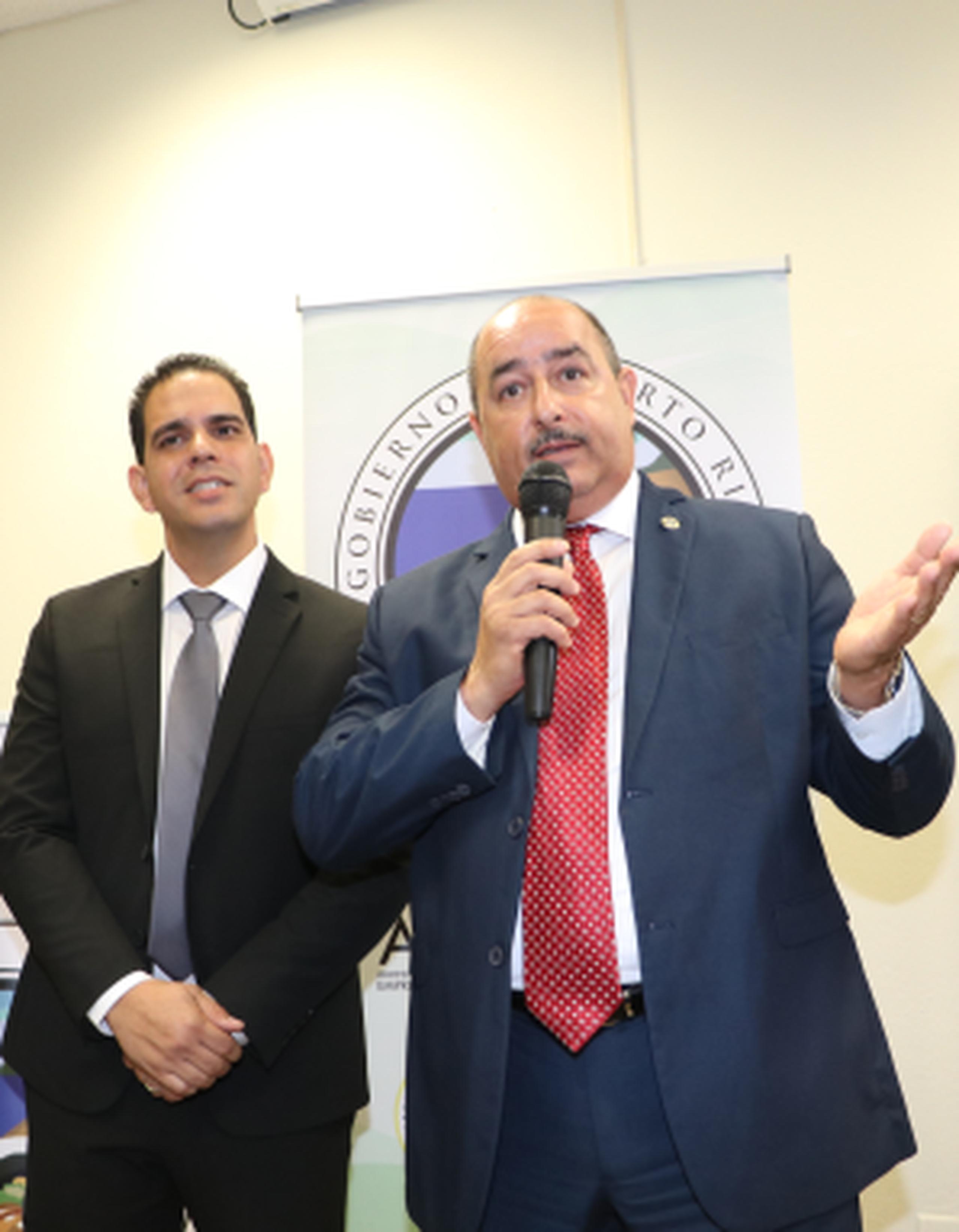 El secretario de Agricultura, Carlos Flores Ortega, anunció ayer el nombramiento de Jorge A. Campos Merced como administrador de la Oficina de la Reglamentación de la Industria Lechera. (Suministrada)