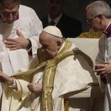 El papa viaja a Hungría “centro de una Europa donde soplan vientos de guerra” 
