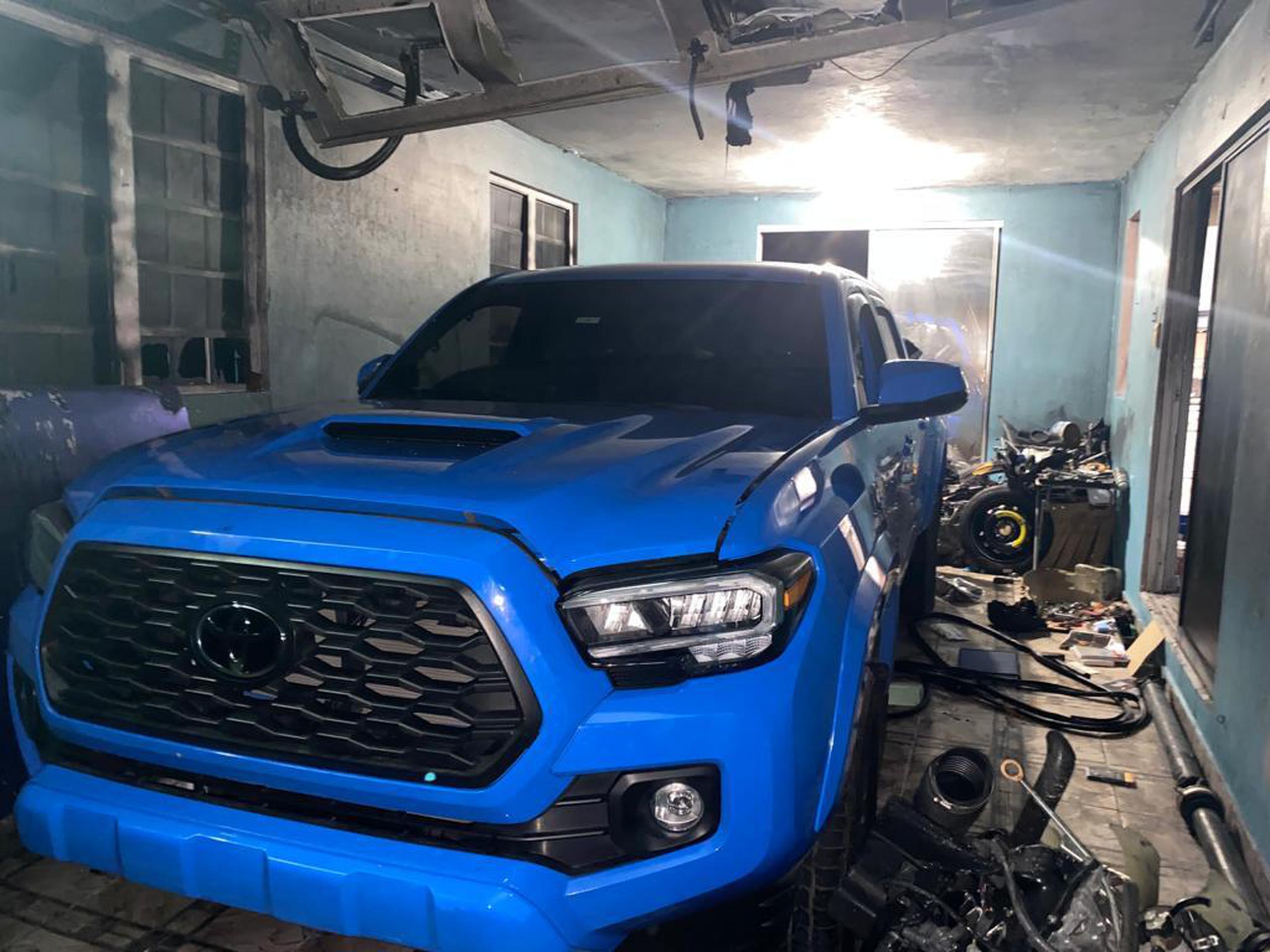 La Policía halló una Toyota Tacoma azul que fue reportada como hurtada el pasado jueves, 1 de septiembre.