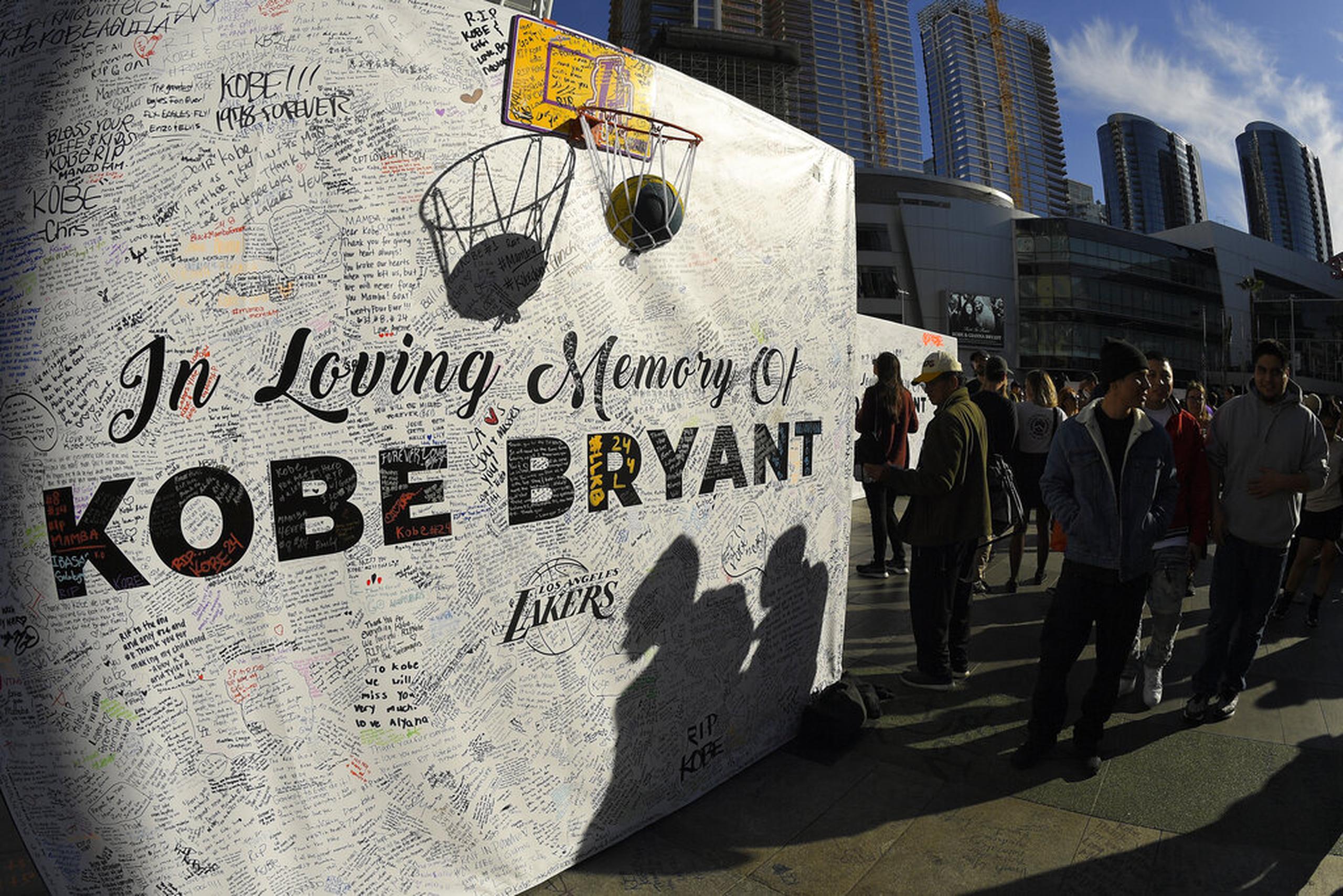 El equipo de los Lakers continuará rindiendo homenaje a Bryant de la manera sutil, que muchos de sus jugadores lo han hecho desde la temporada pasada.