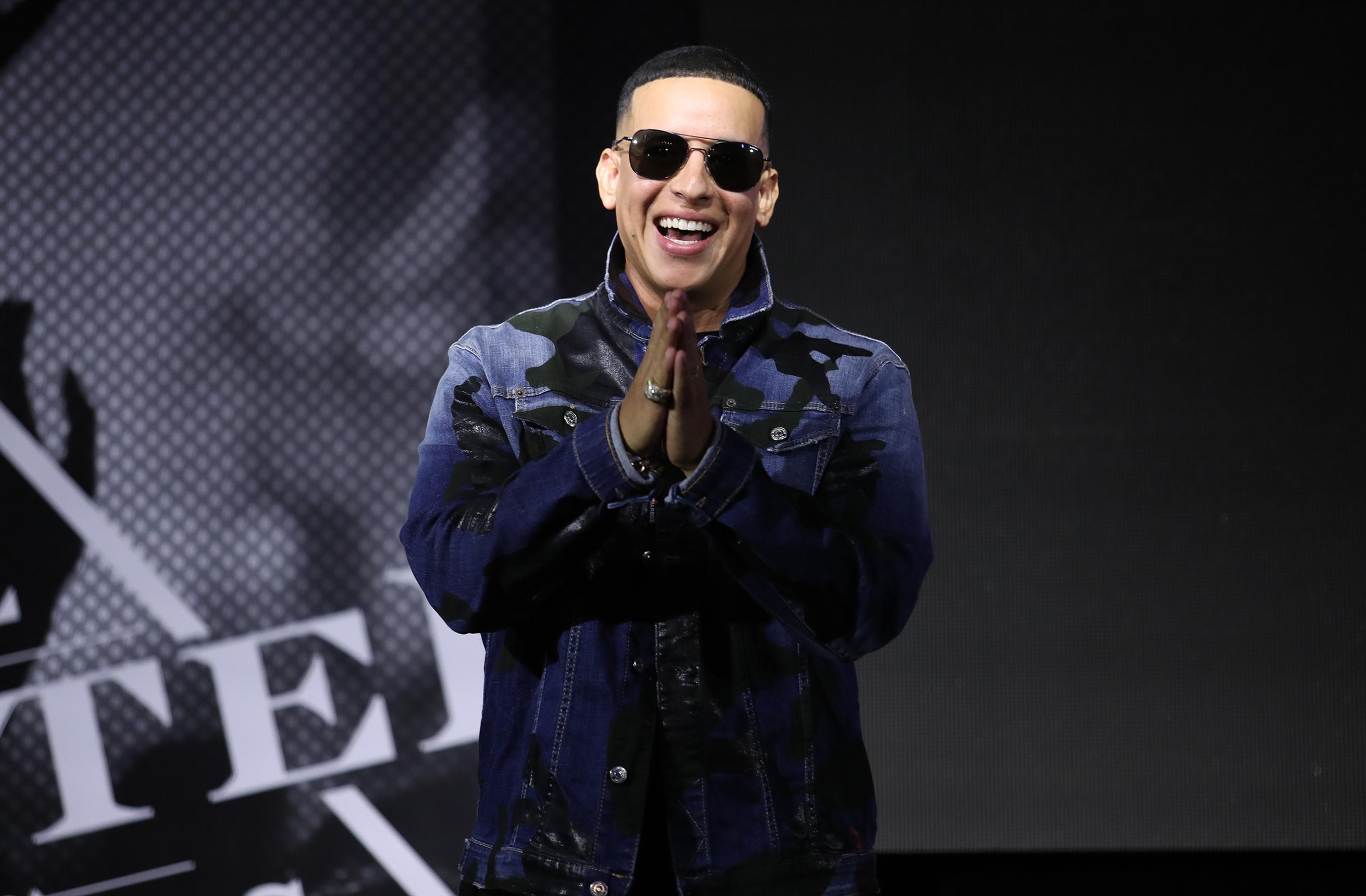 El tema, grabado por Daddy Yankee junto con Snow, en el 2019, supera los 1.8 billones de vistas en Youtube.
