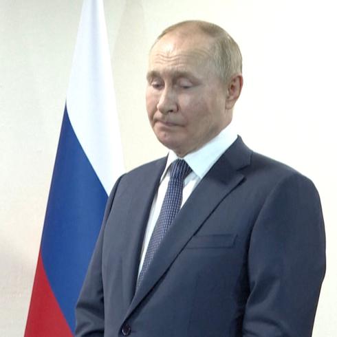 Putin hace muecas cuando otro presidente lo dejó esperando en conferencia